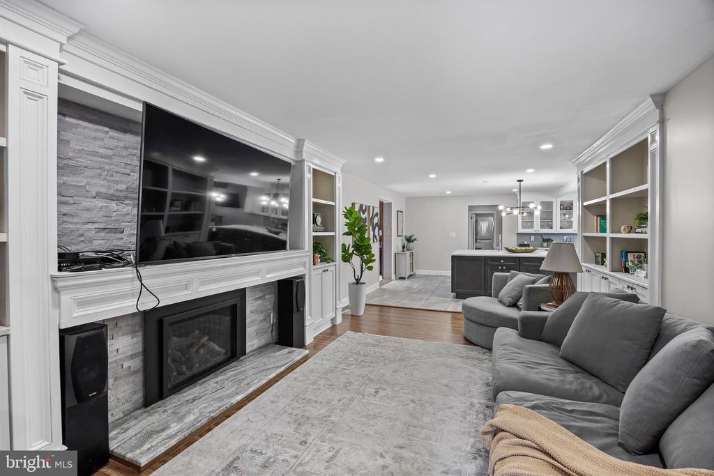 1405 GEORGIAN DRIVE