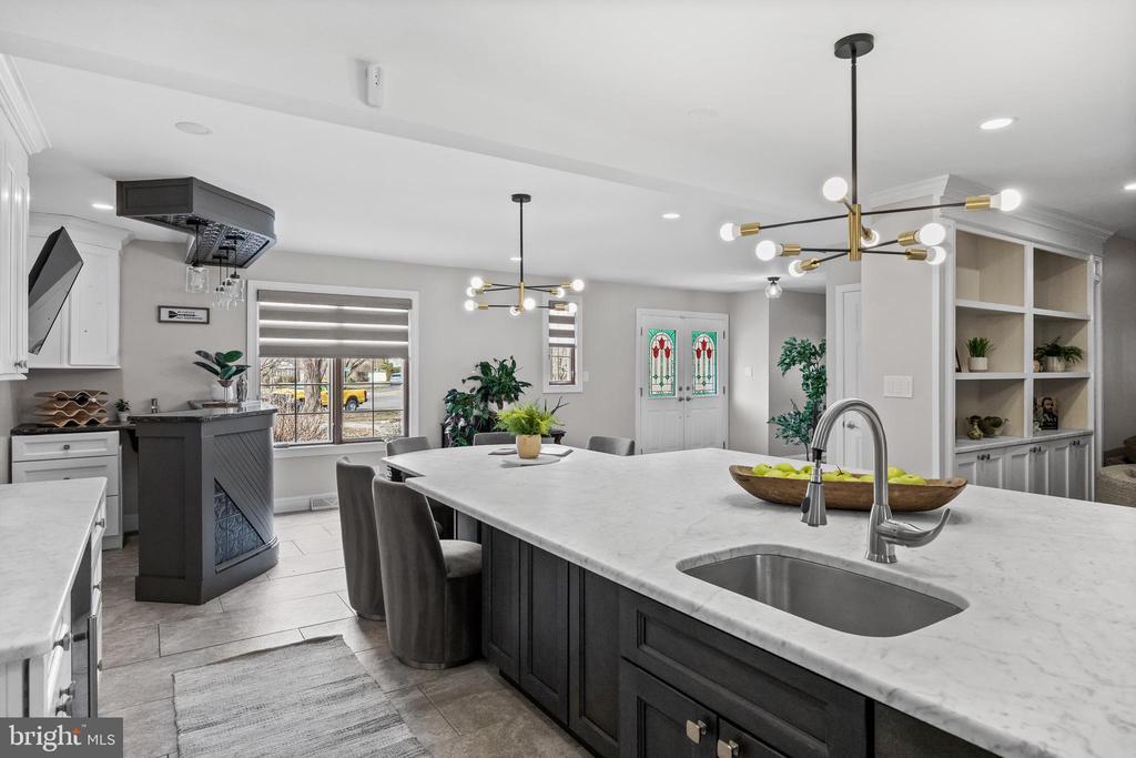 1405 GEORGIAN DRIVE