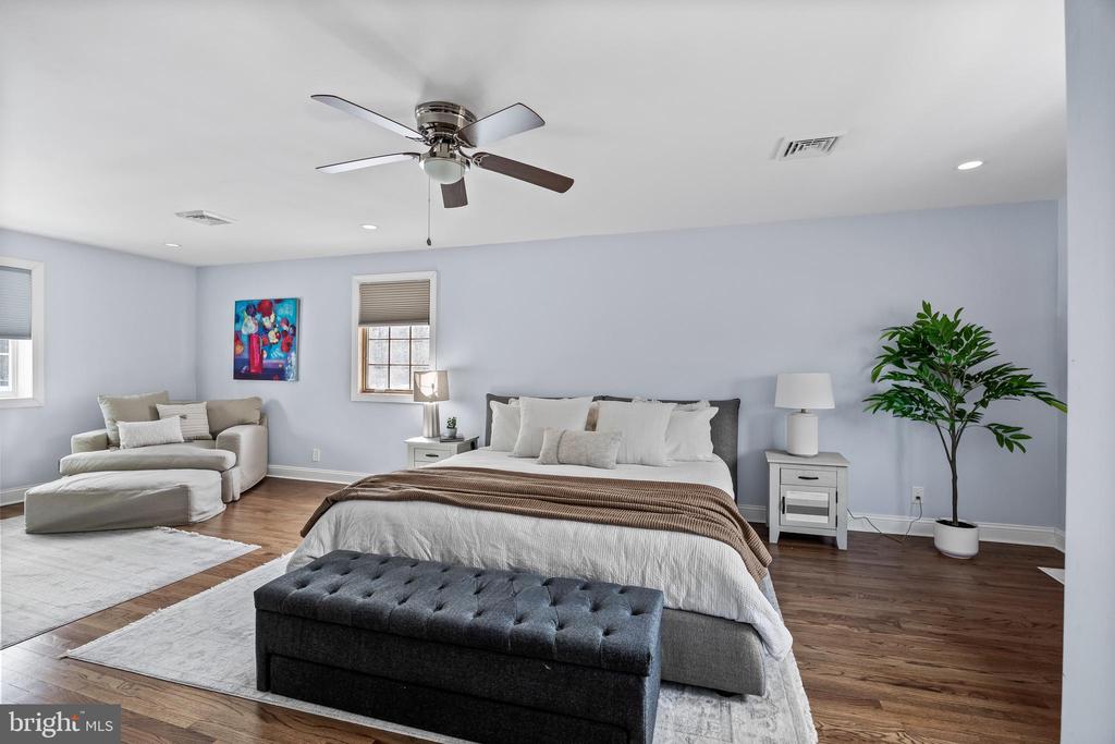 1405 GEORGIAN DRIVE