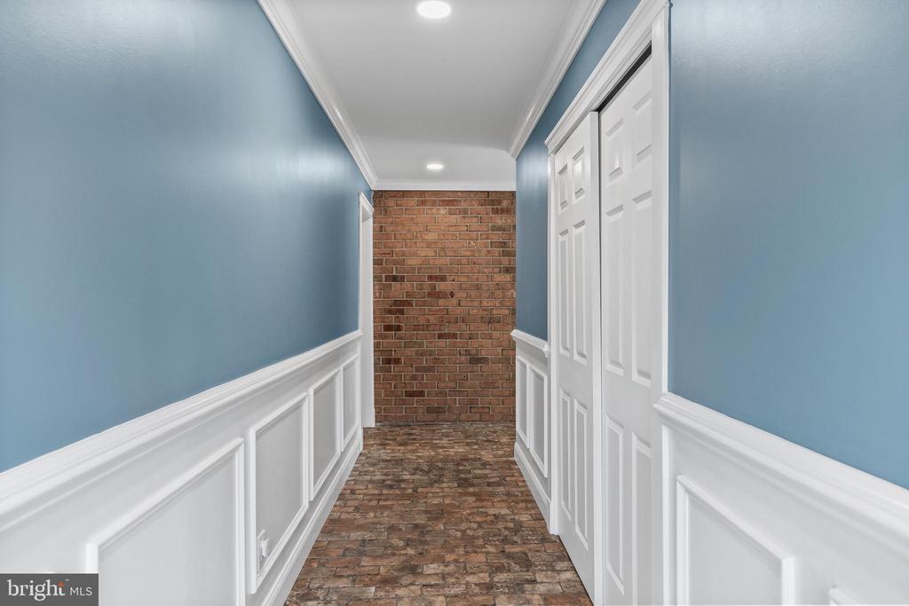 1405 GEORGIAN DRIVE
