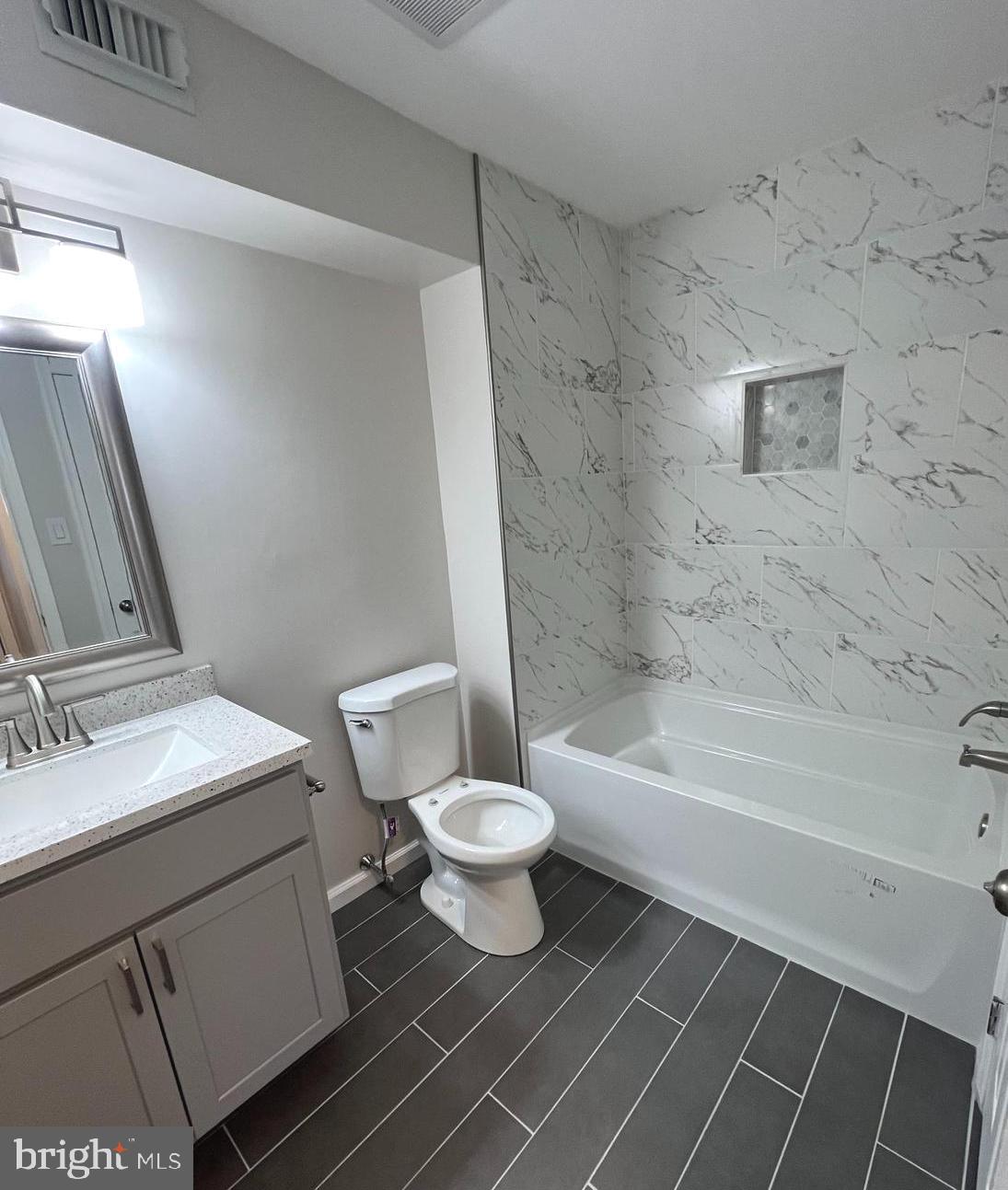 2405 YARMOUTH LANE A