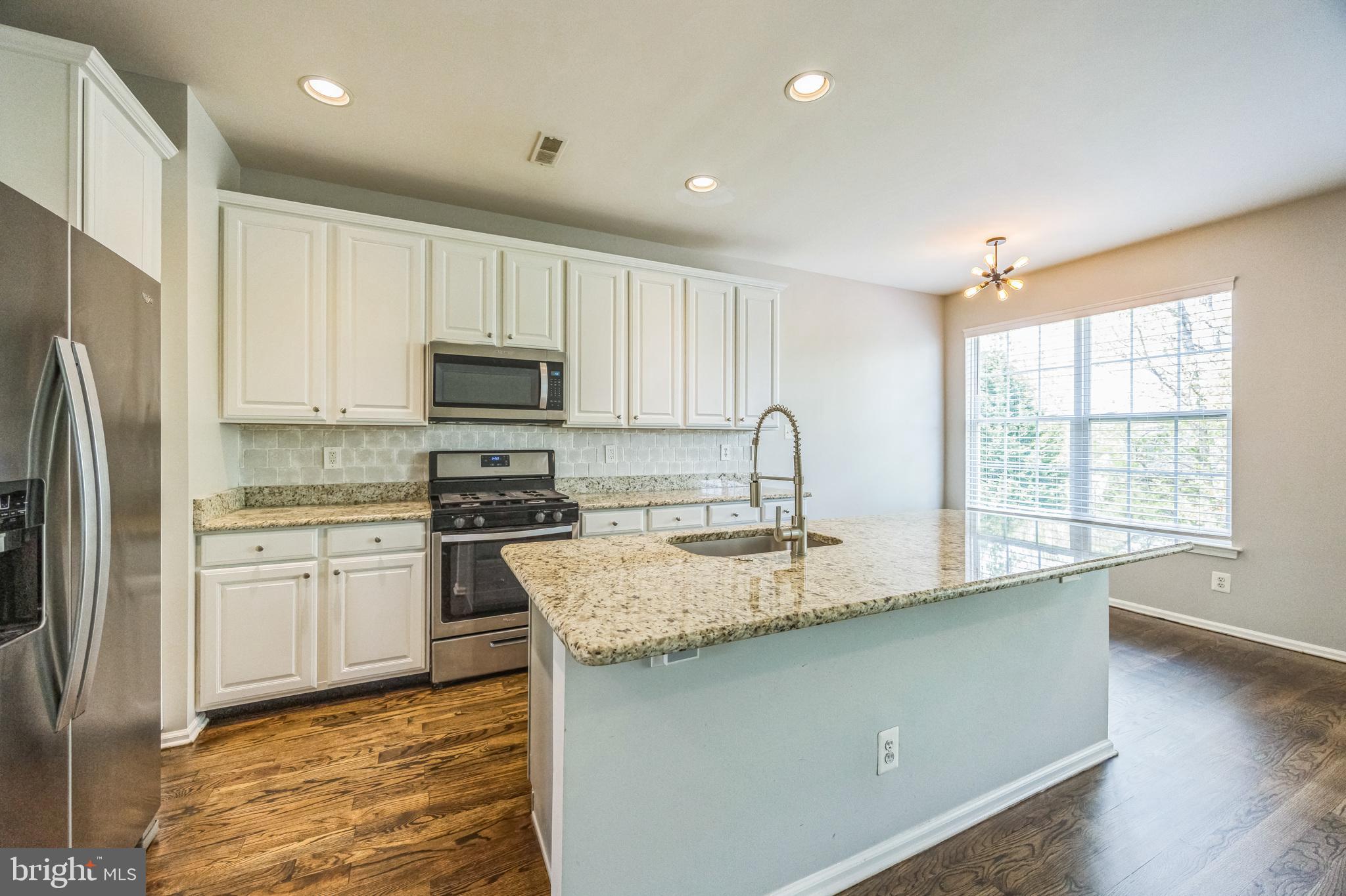 46 STERN LIGHT DRIVE