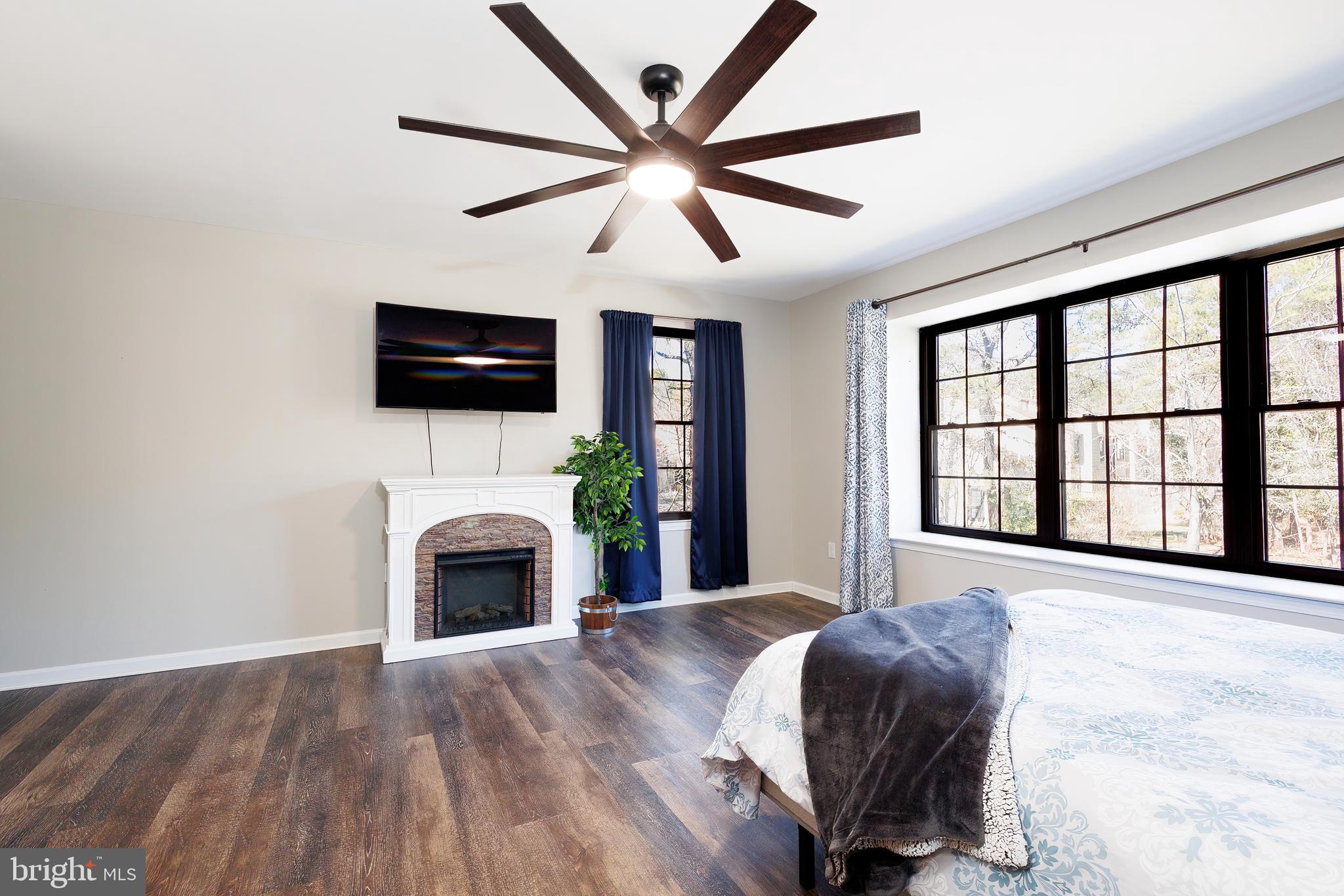 21 FAIRWAY COURT