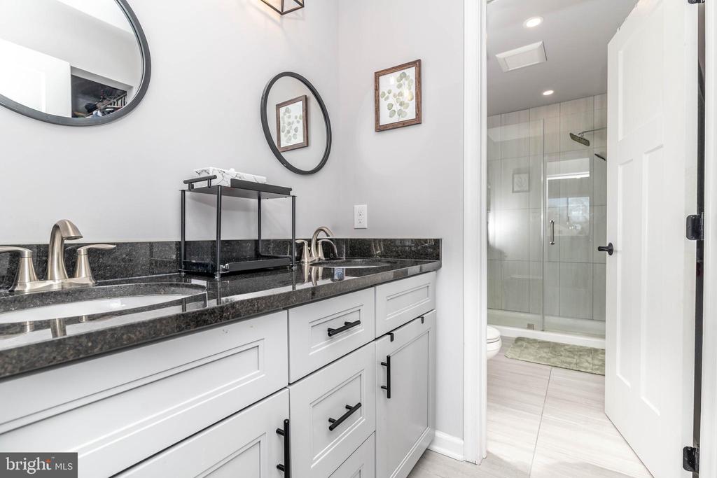 45 VIBURNUM LN