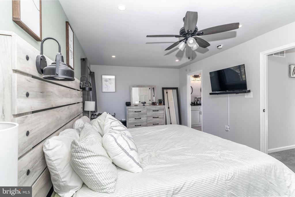45 VIBURNUM LN