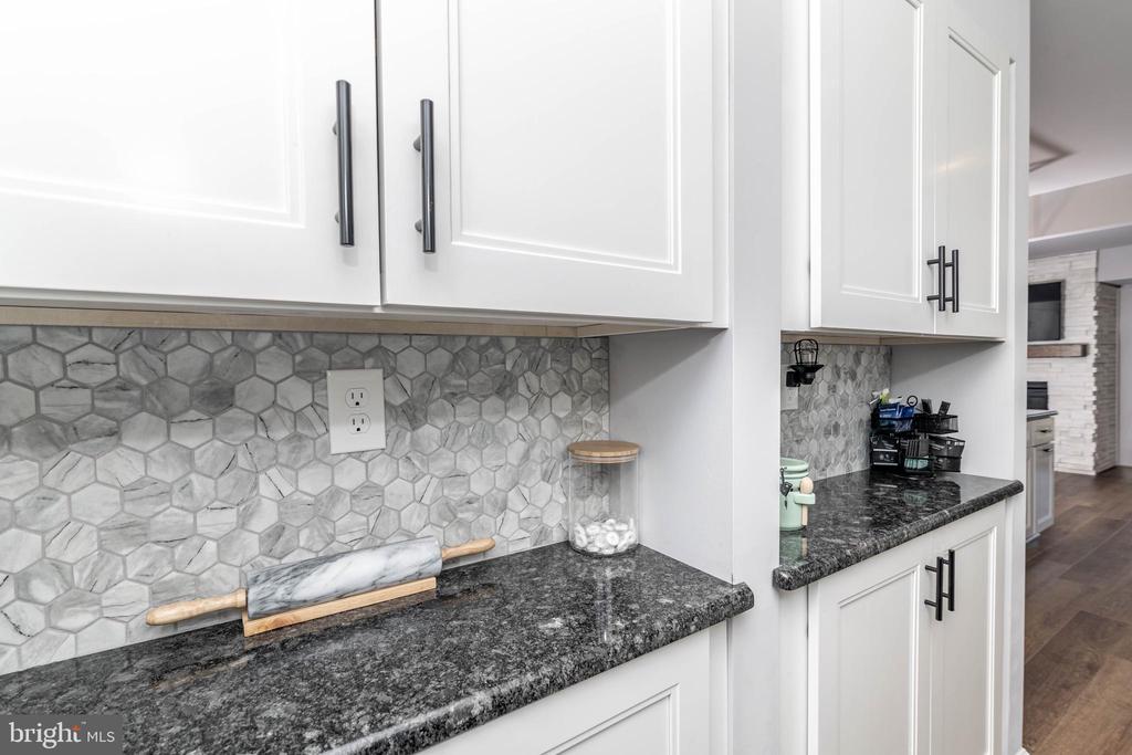 45 VIBURNUM LN