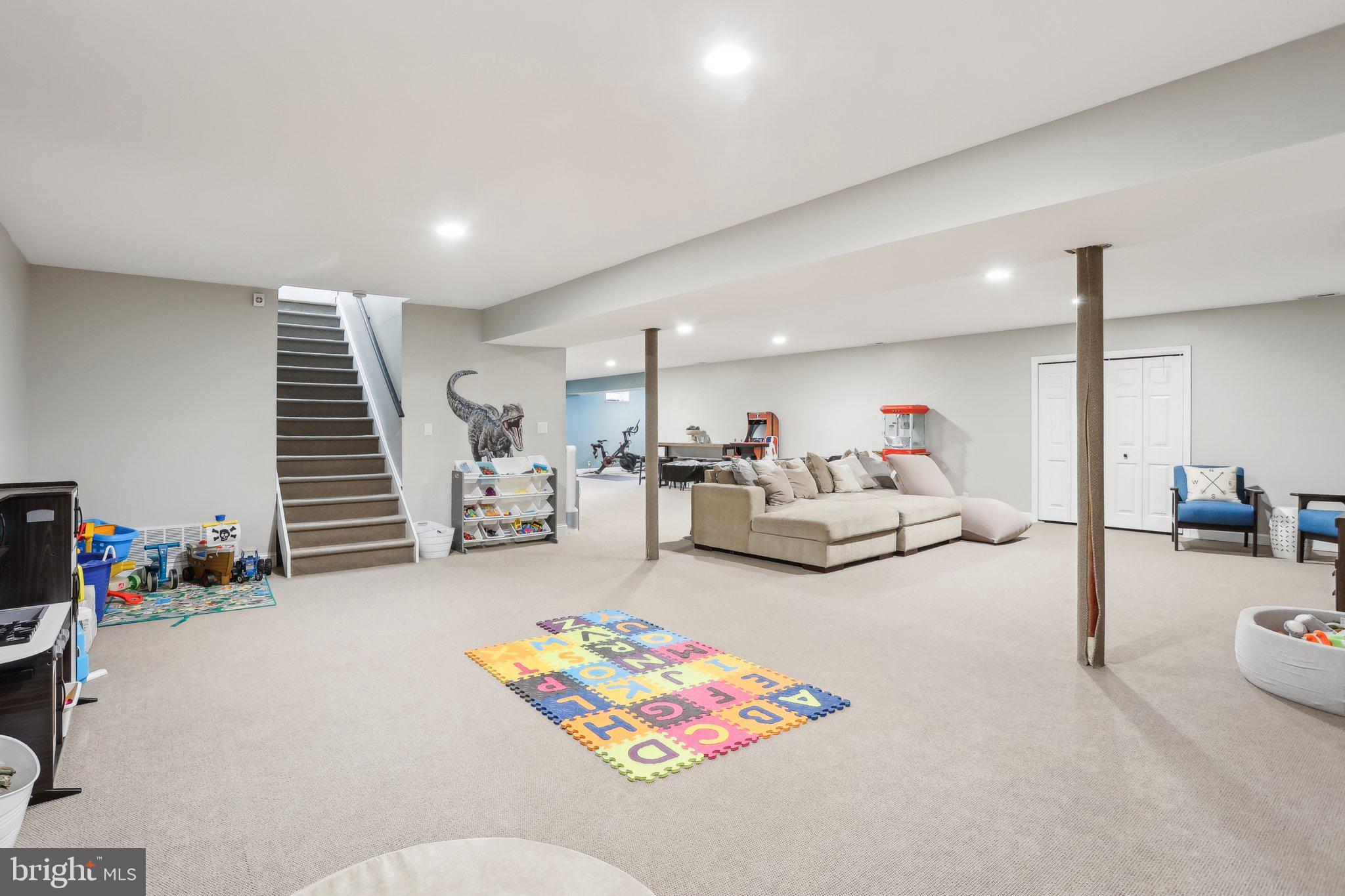 16 High Point Dr