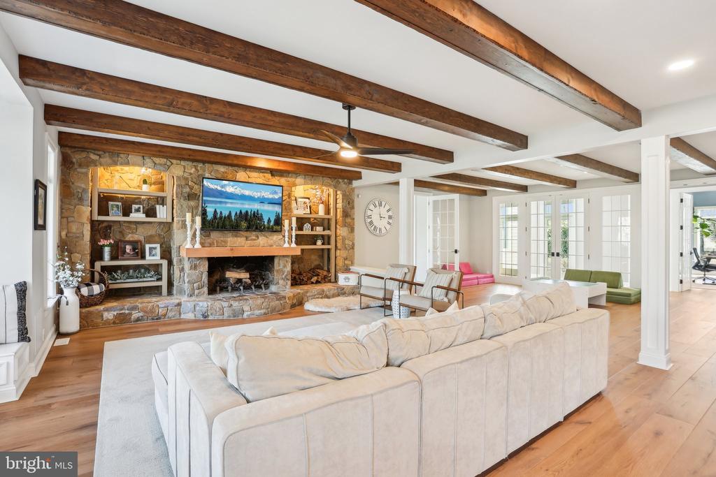 16 High Point Dr