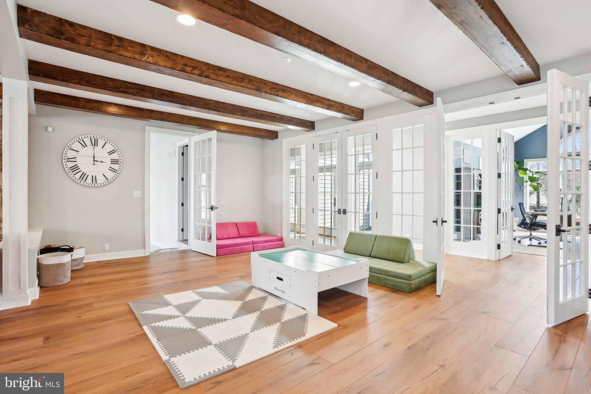 16 High Point Dr