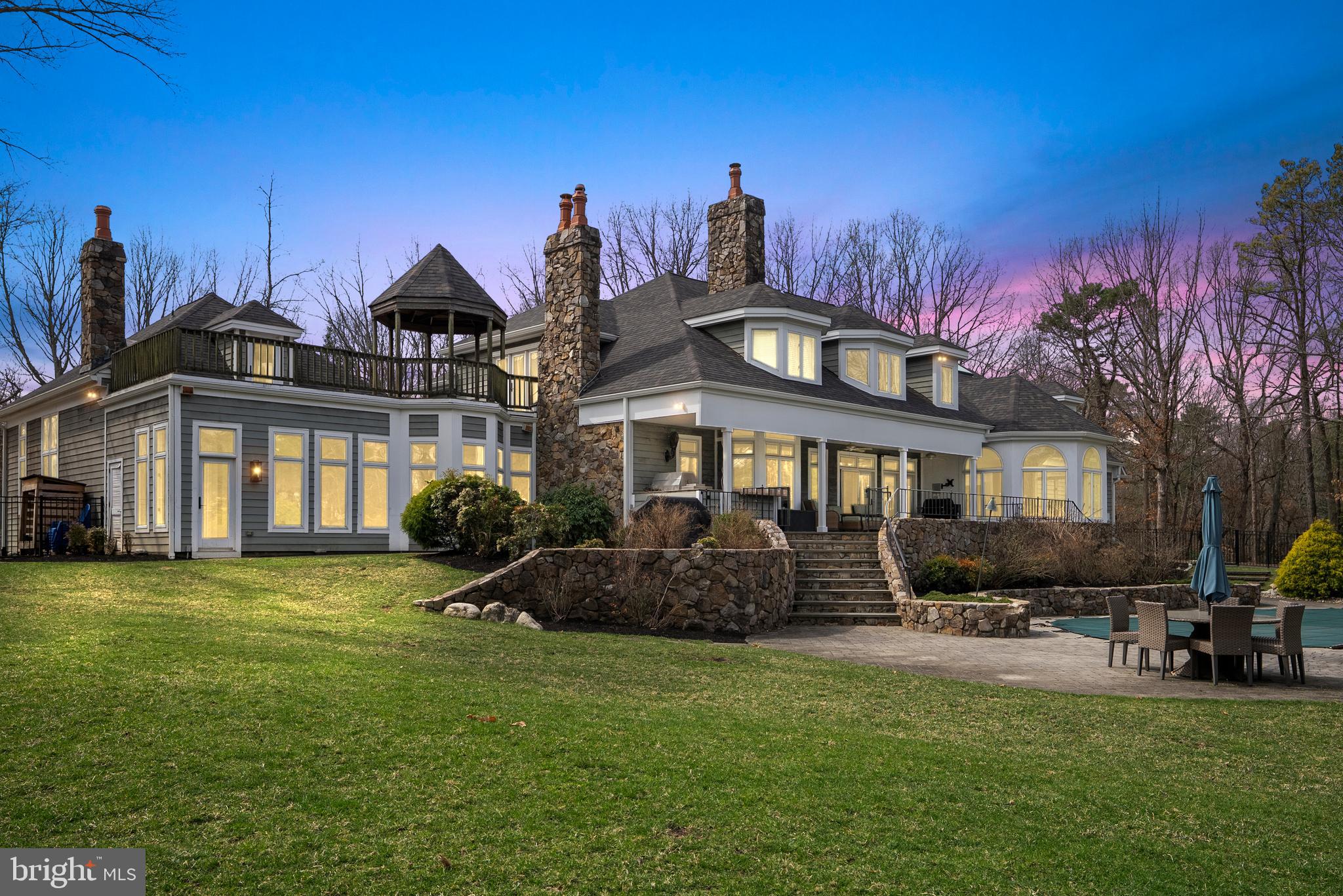 16 High Point Dr
