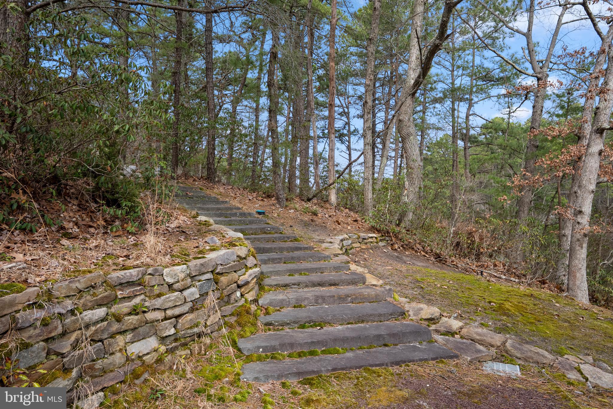 16 High Point Dr
