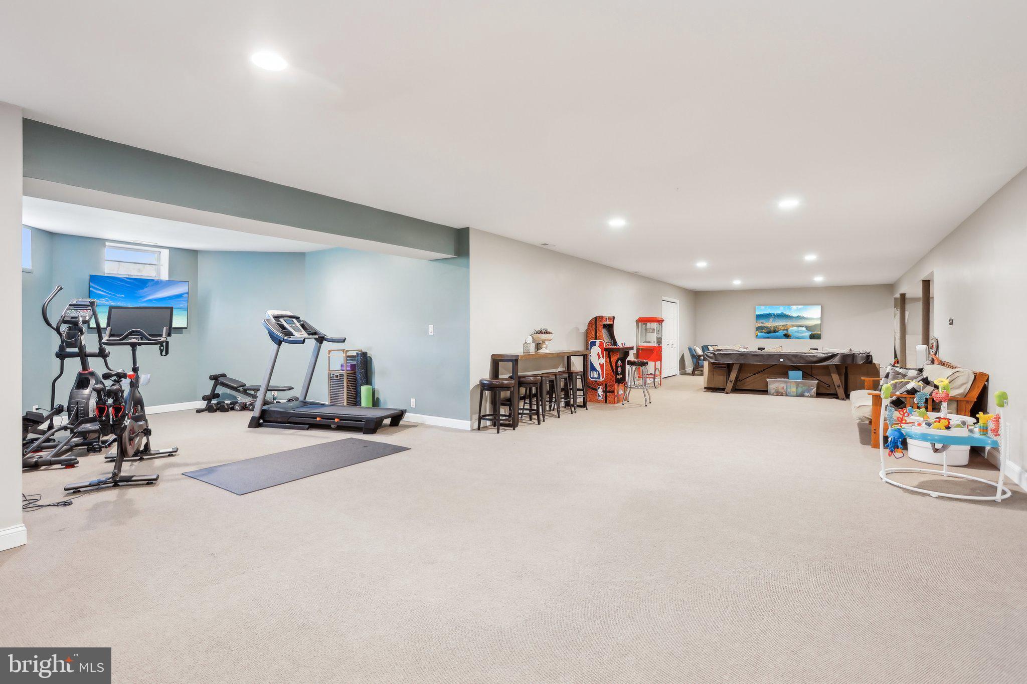 16 High Point Dr