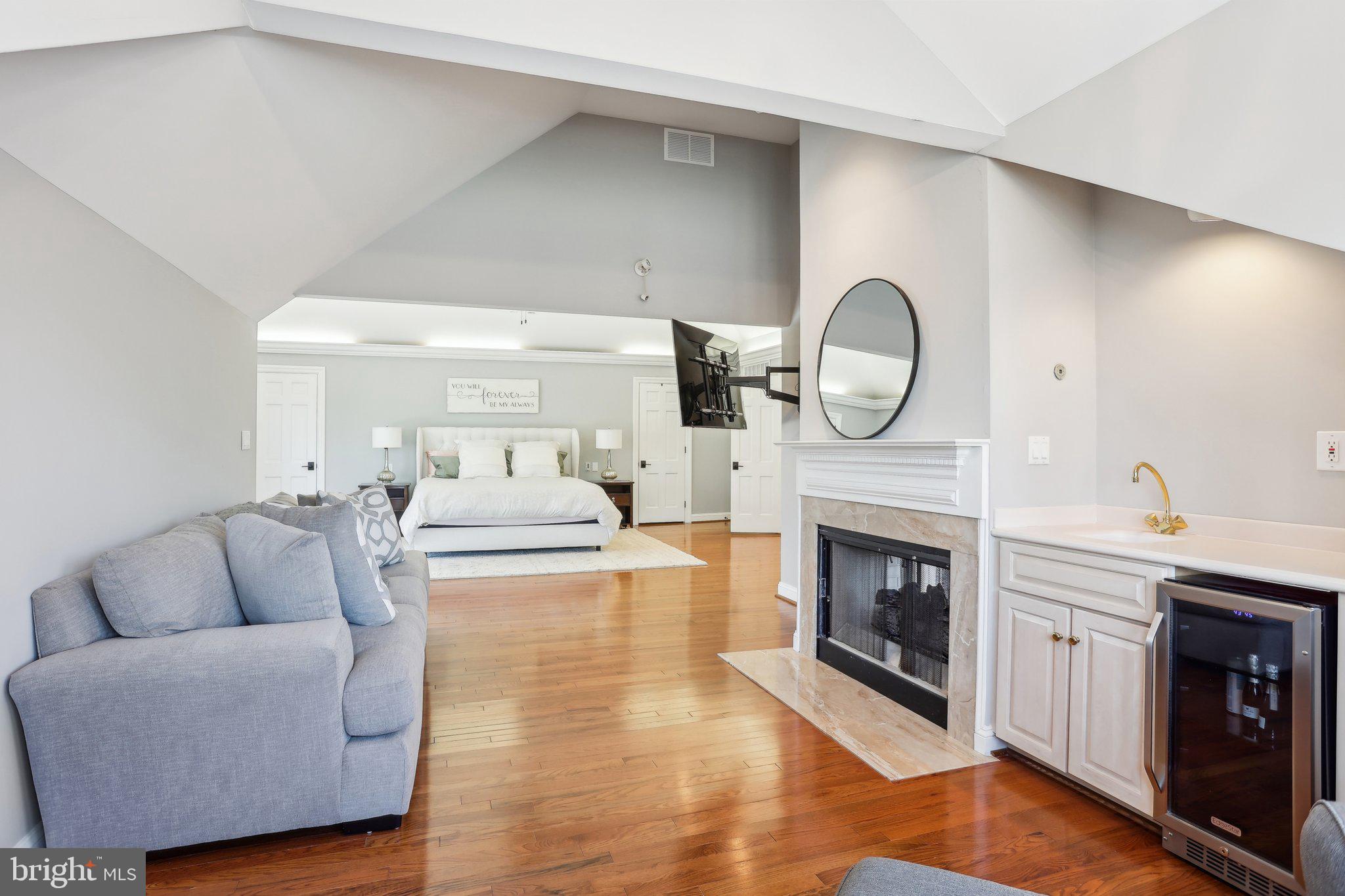 16 High Point Dr