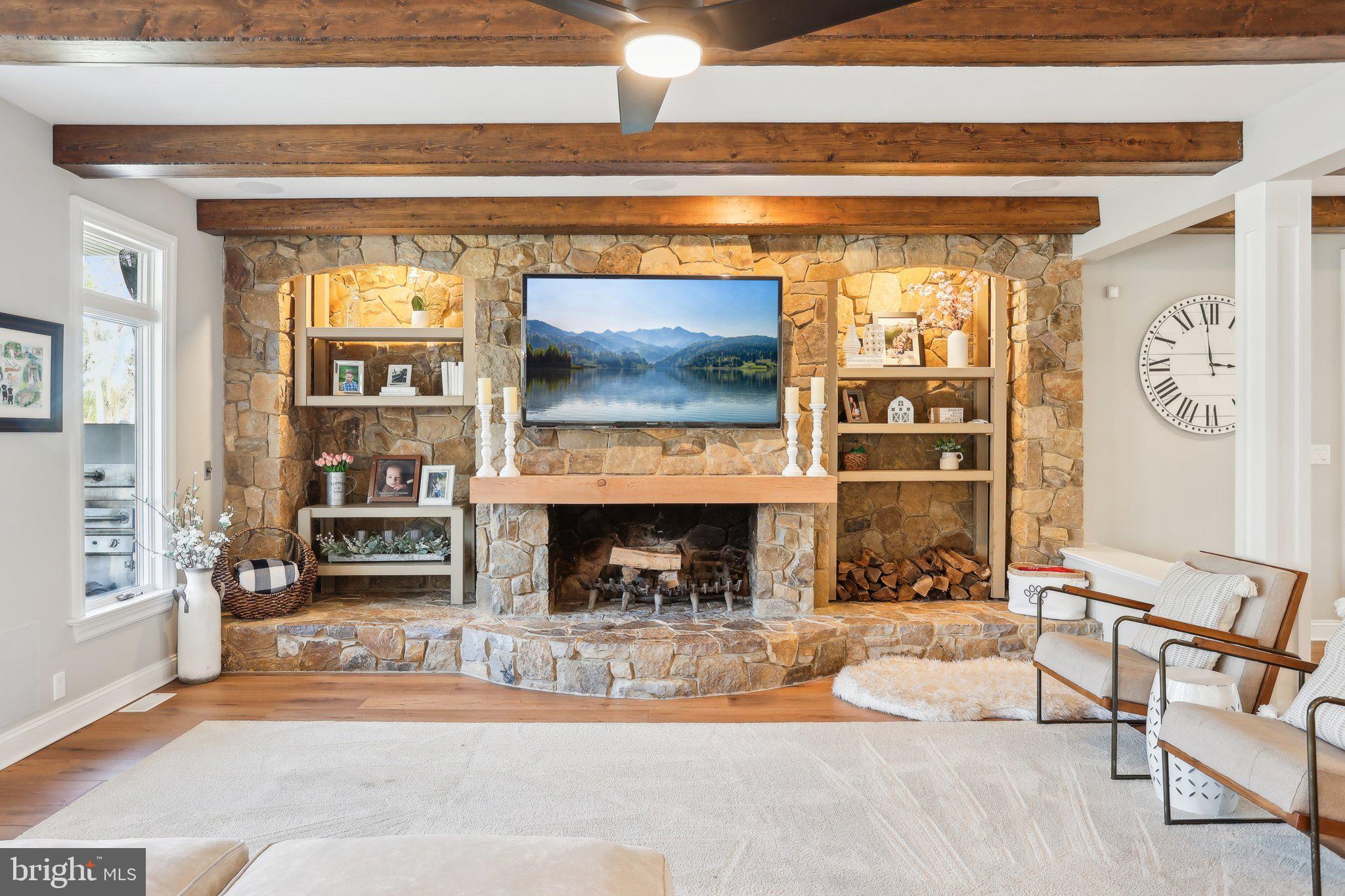 16 High Point Dr