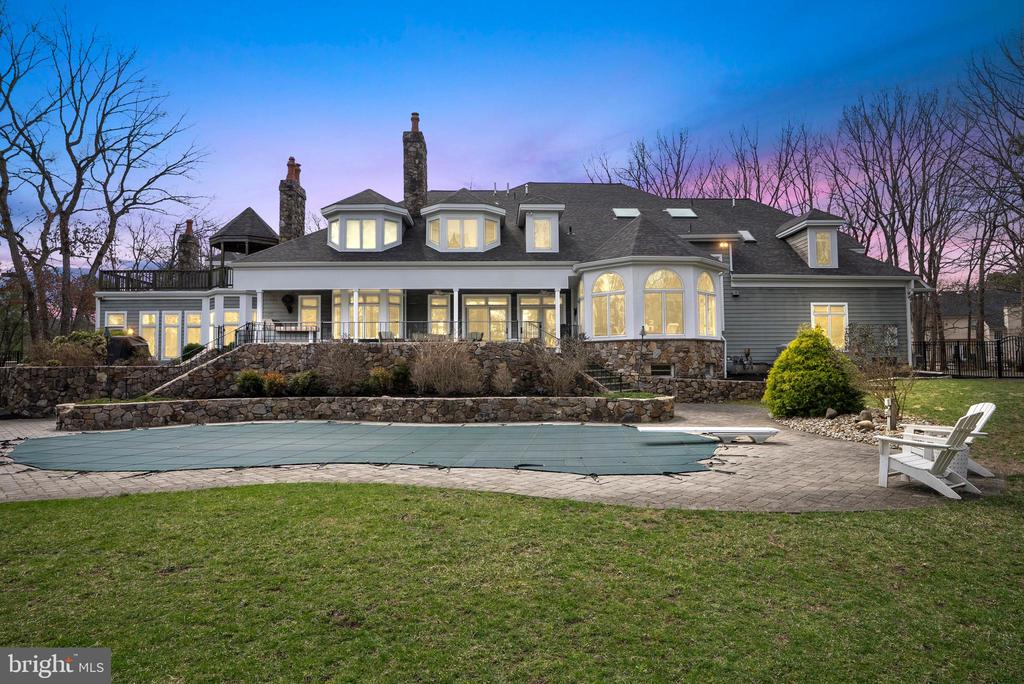 16 High Point Dr