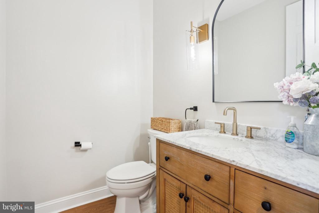 16 High Point Dr