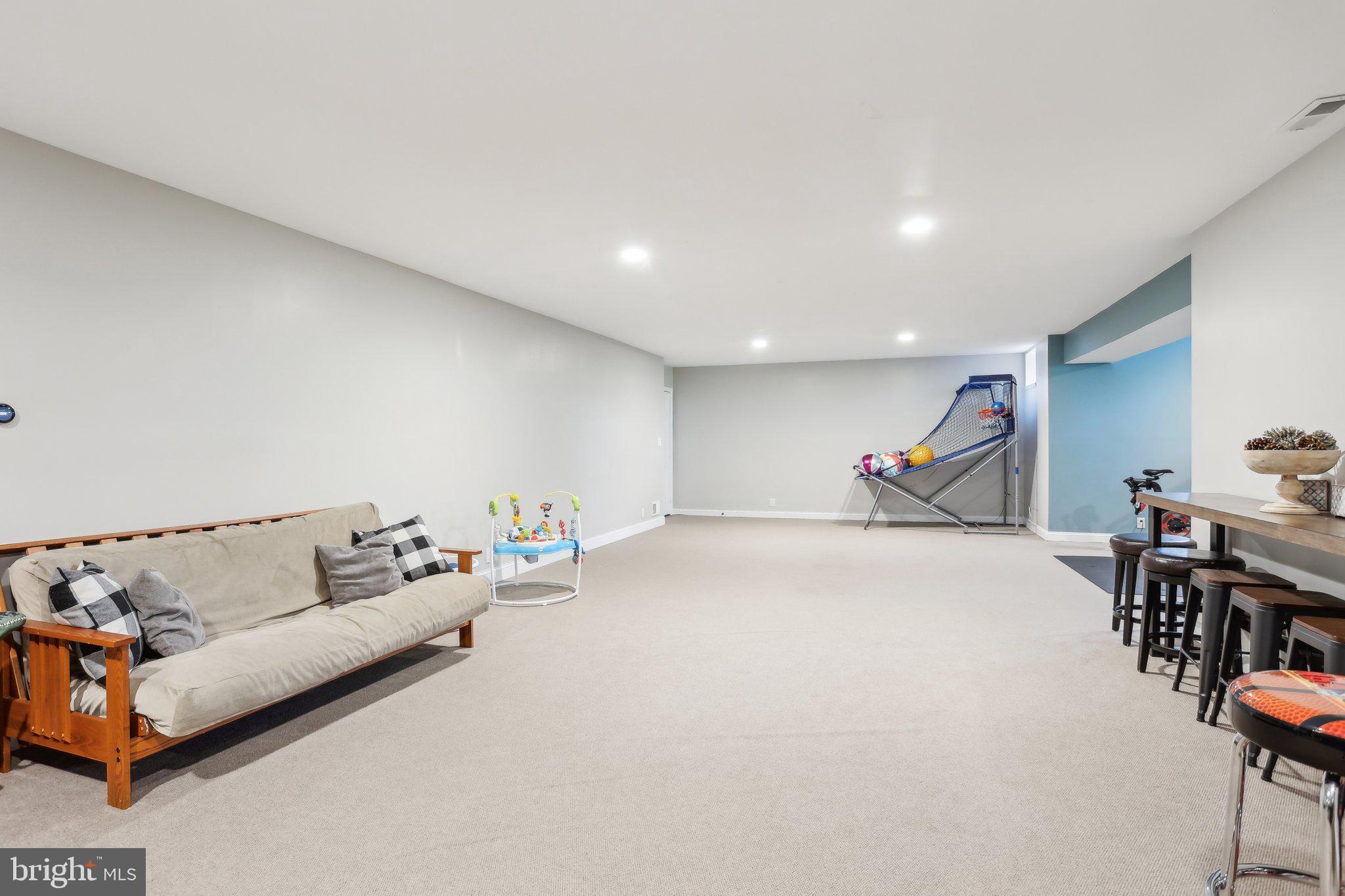 16 High Point Dr