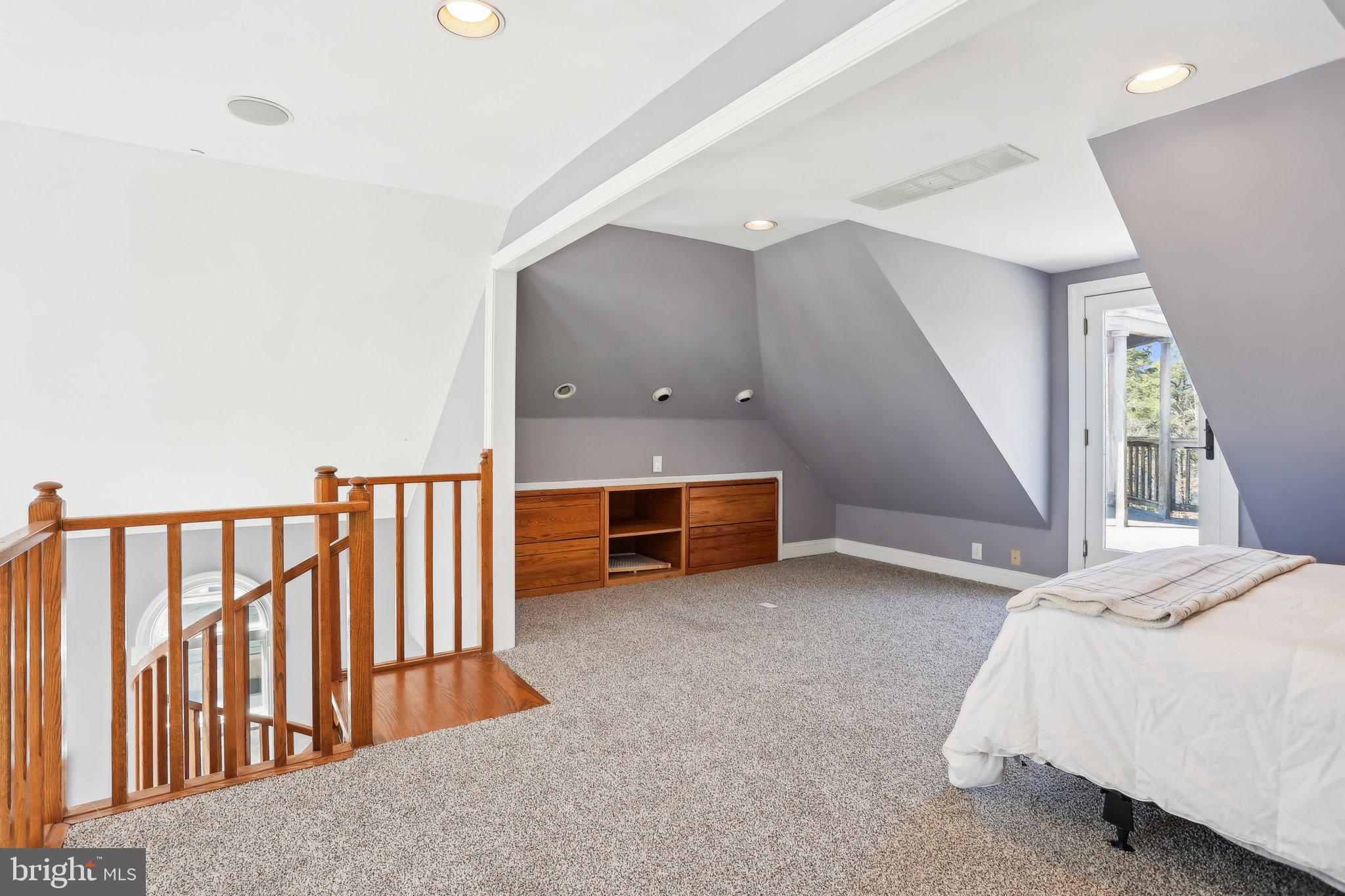 16 High Point Dr