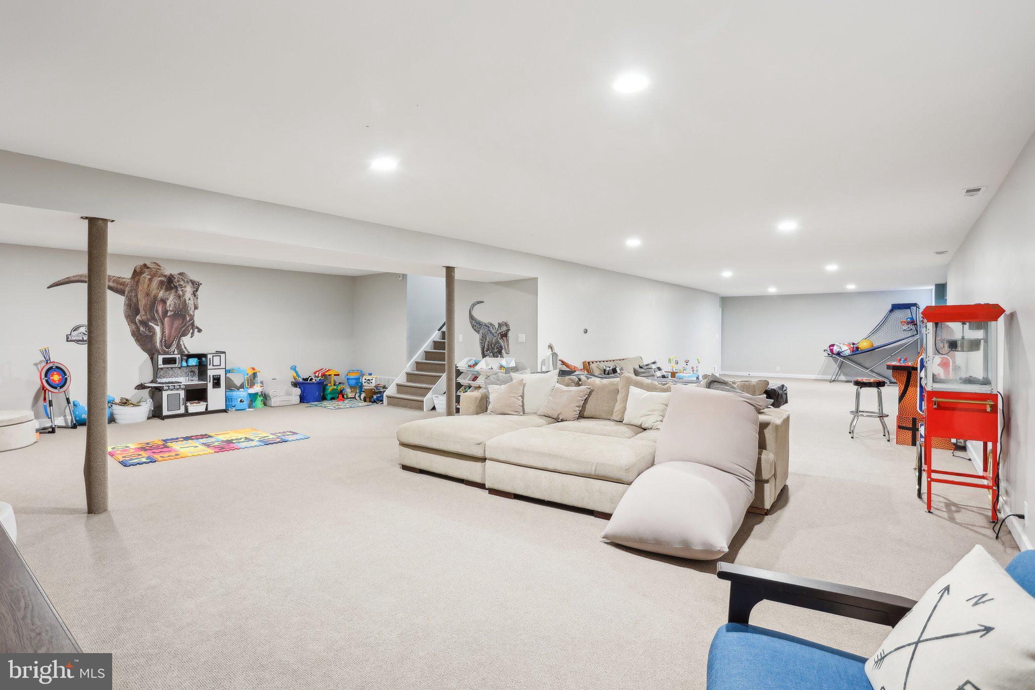 16 High Point Dr