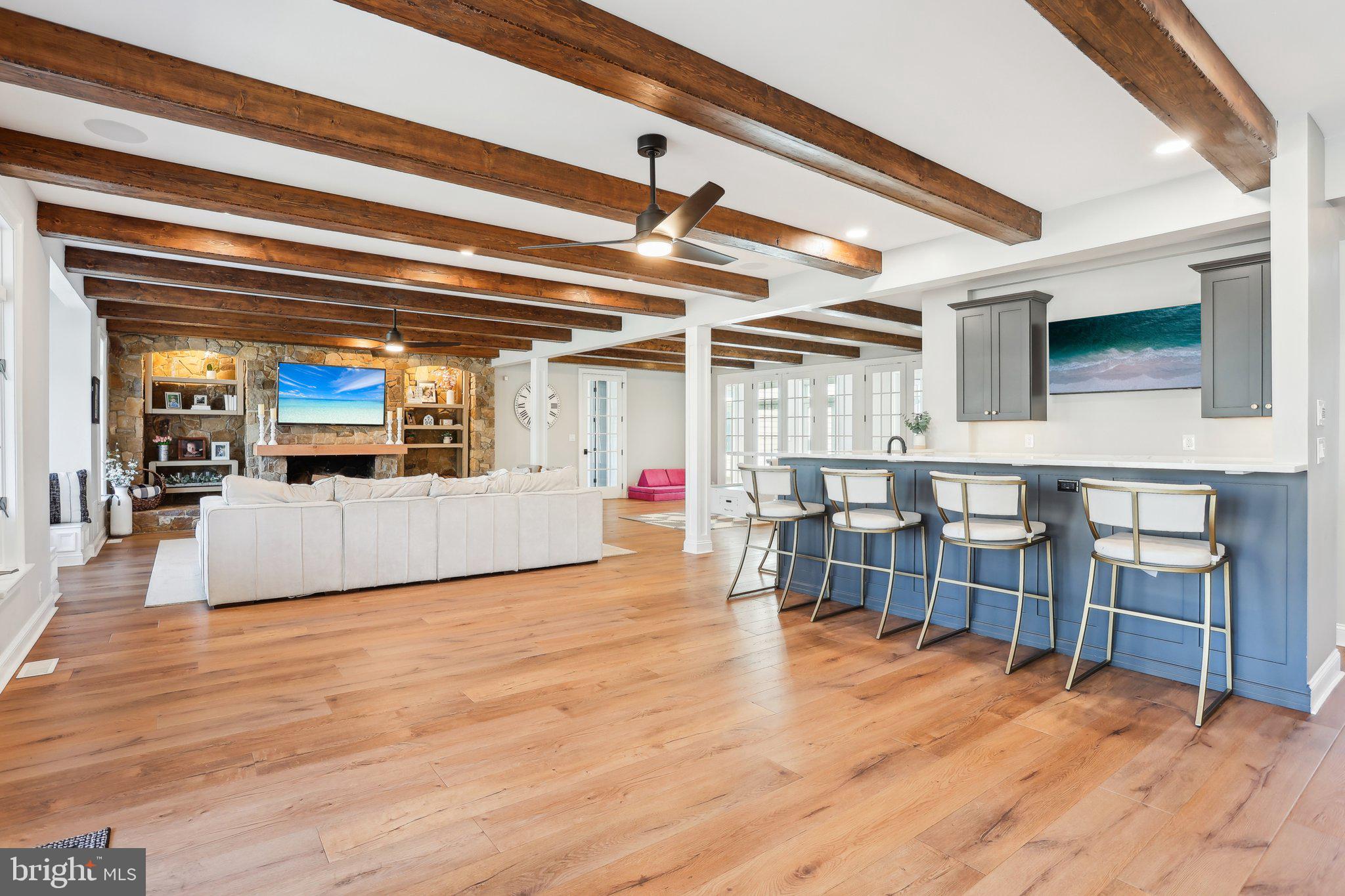 16 High Point Dr
