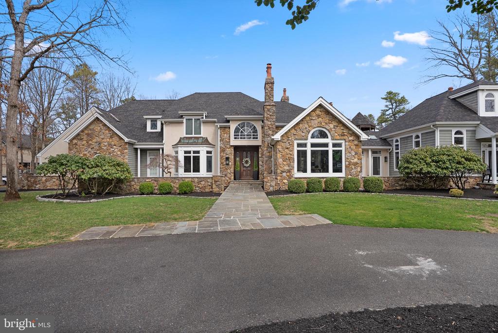 16 High Point Dr