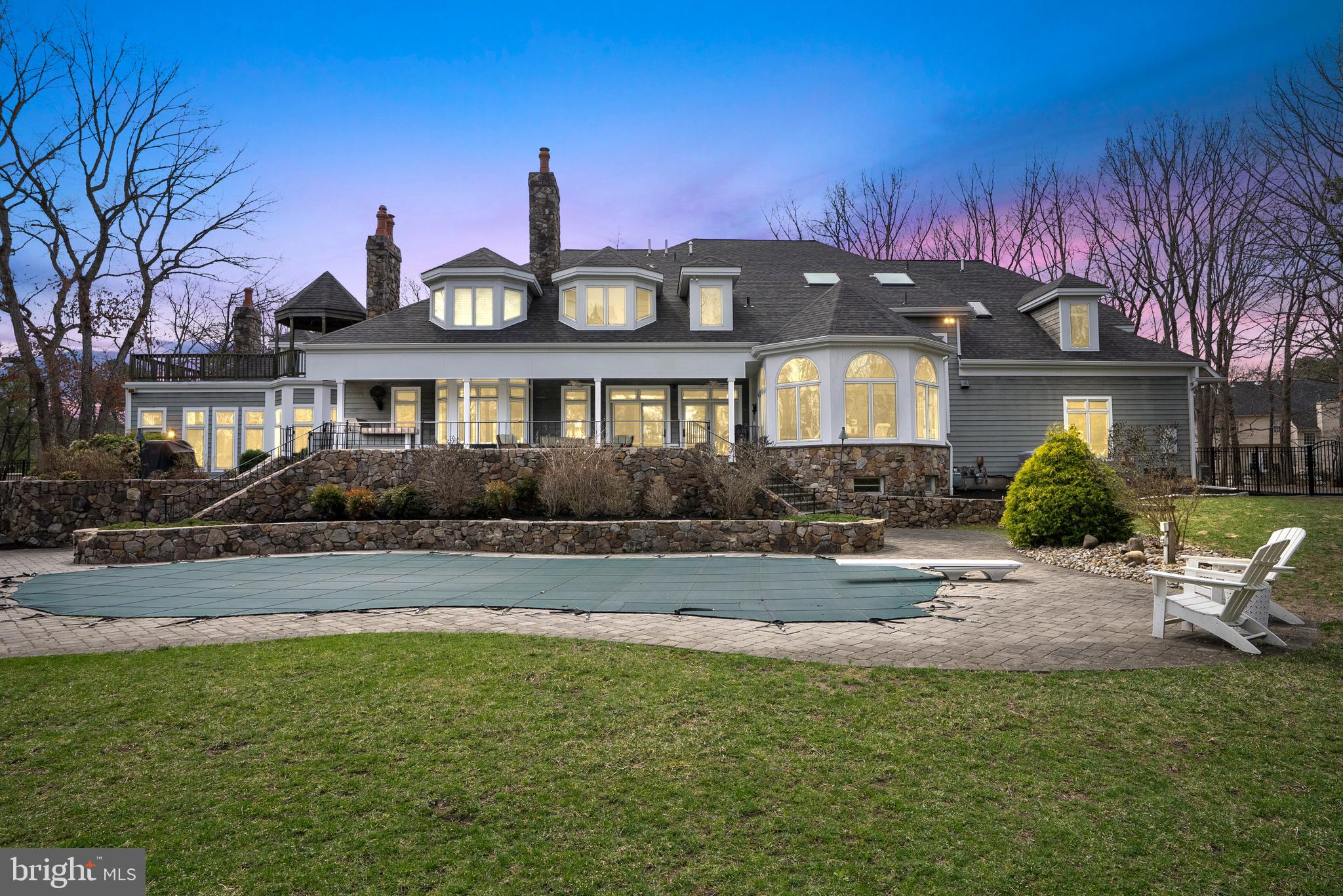 16 High Point Dr