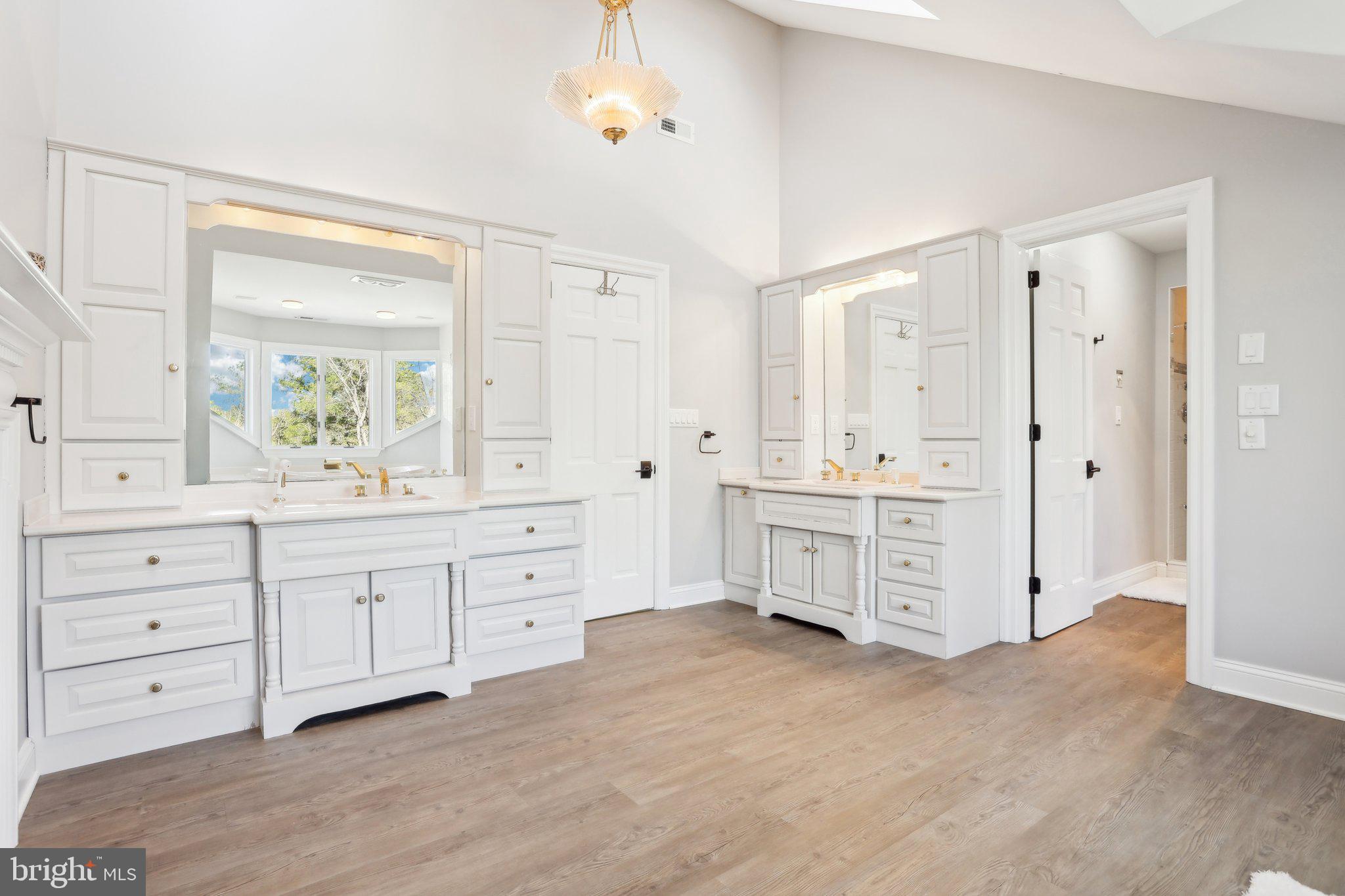 16 High Point Dr