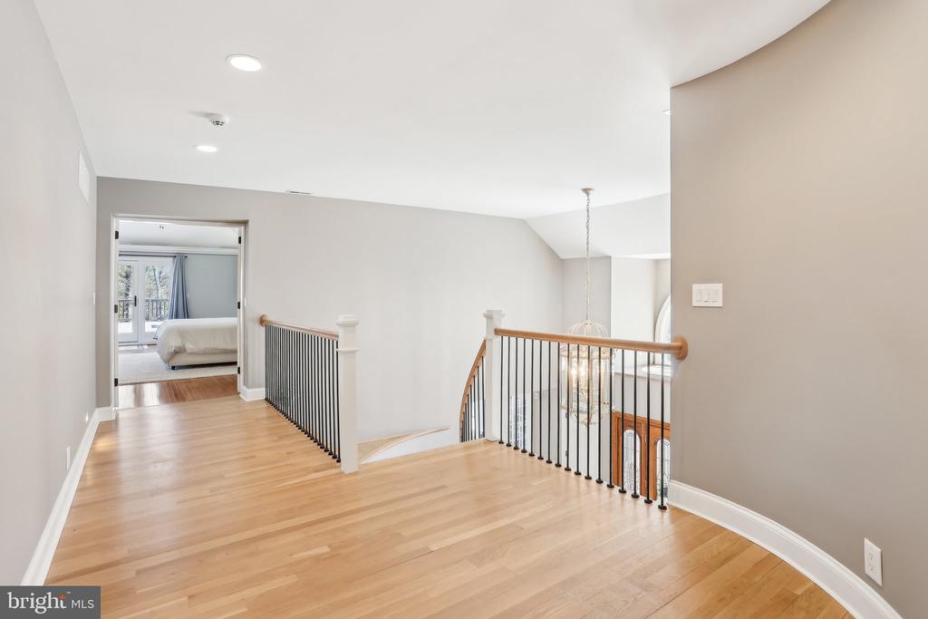 16 High Point Dr