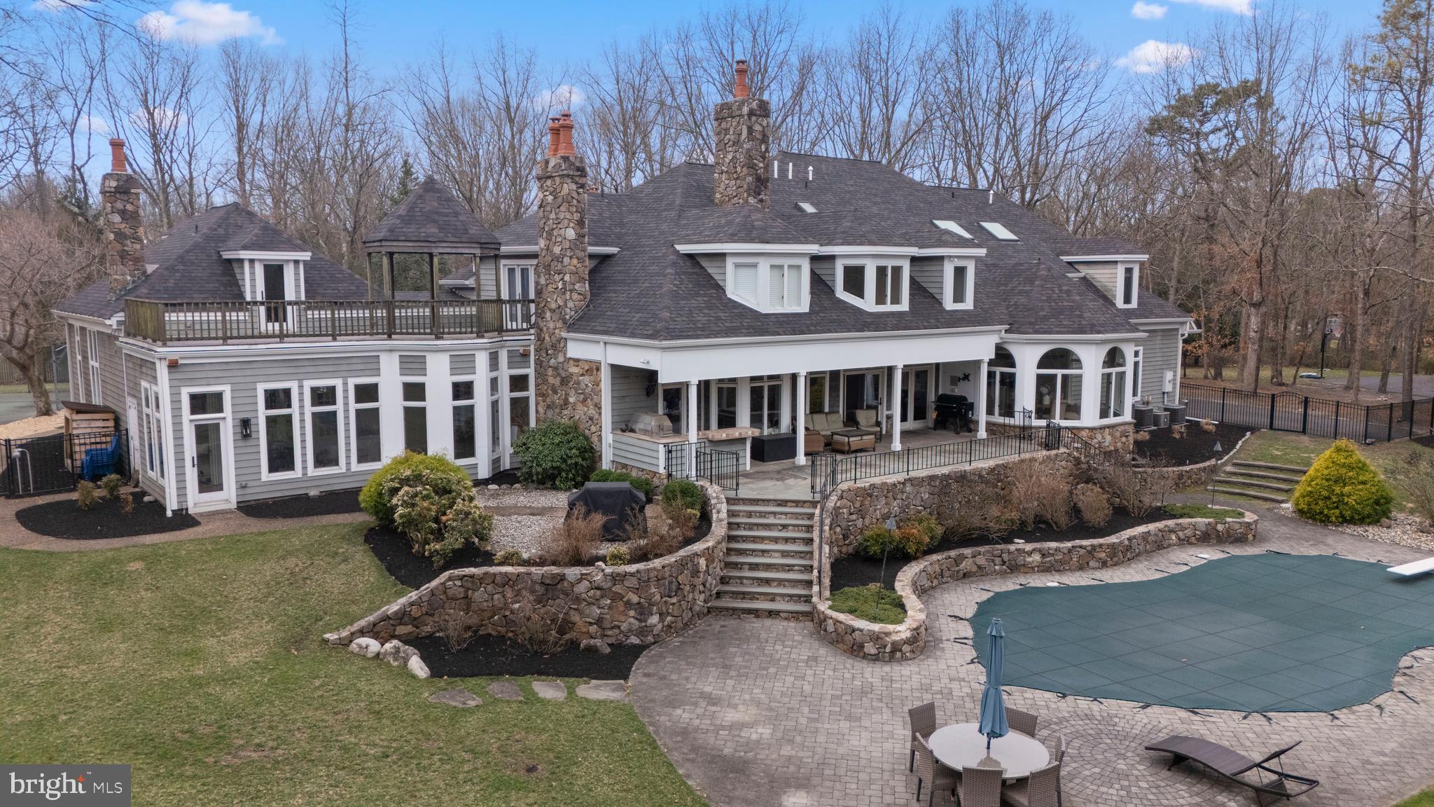 16 High Point Dr