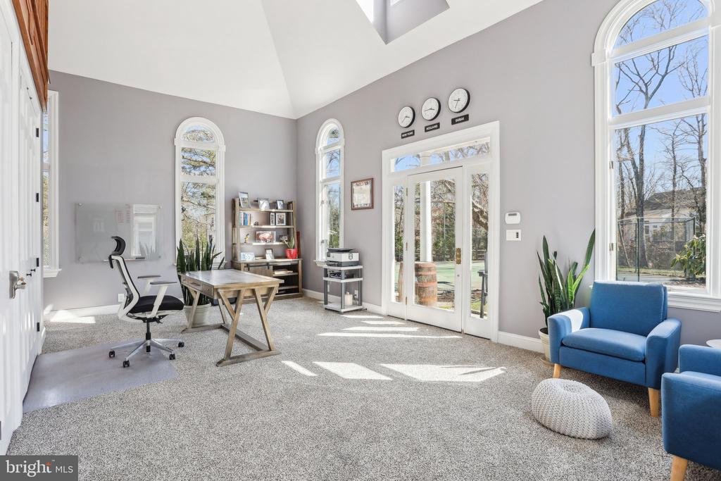 16 High Point Dr