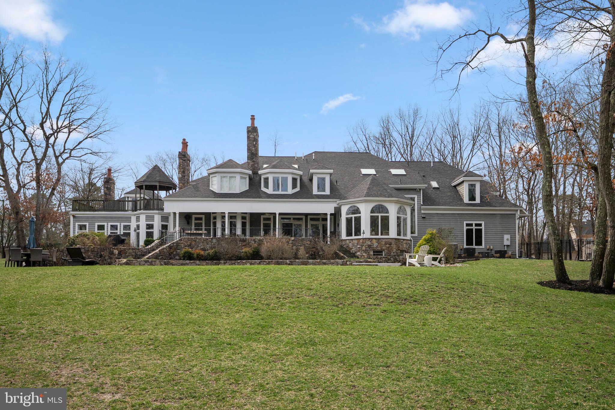 16 High Point Dr