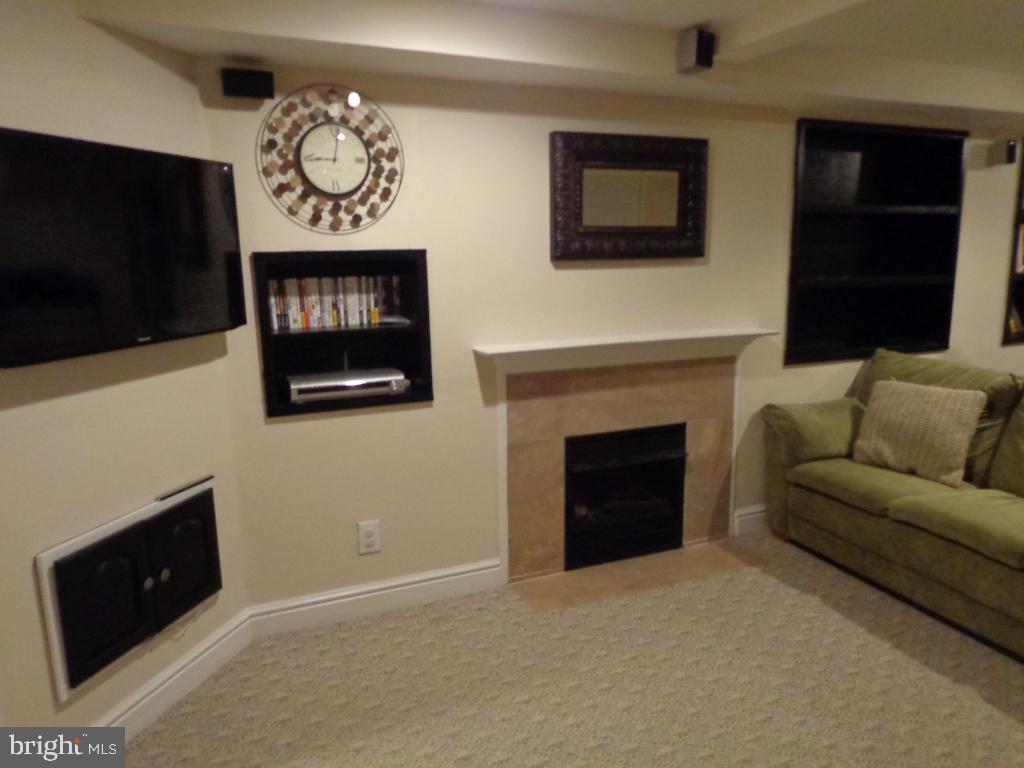 38 COUNTRY SQUIRE LANE