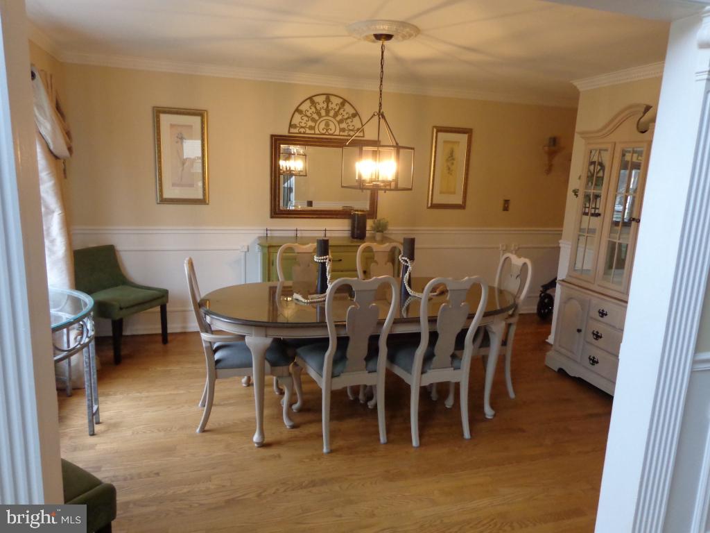 38 COUNTRY SQUIRE LANE