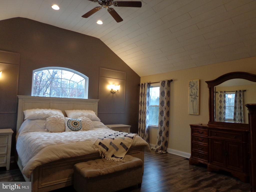 38 COUNTRY SQUIRE LANE