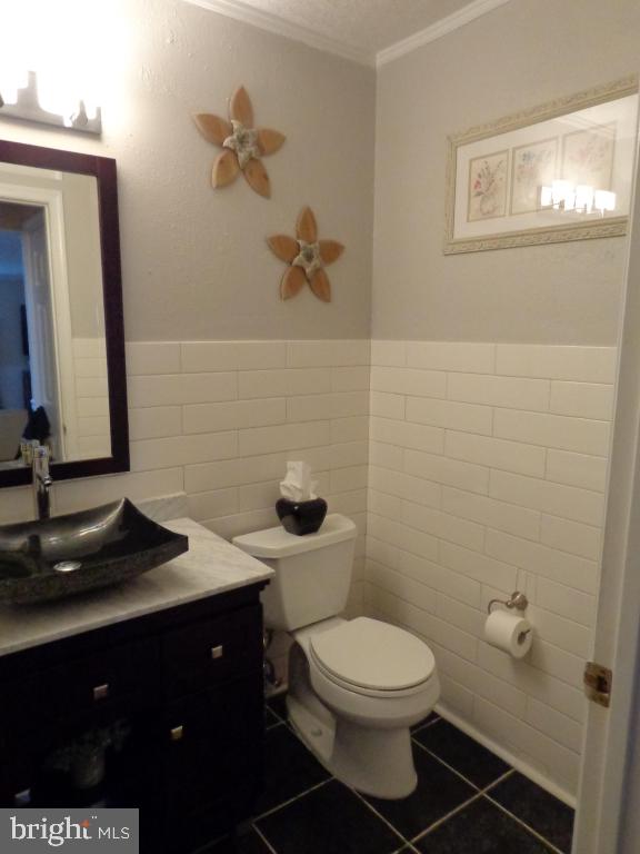 38 COUNTRY SQUIRE LANE