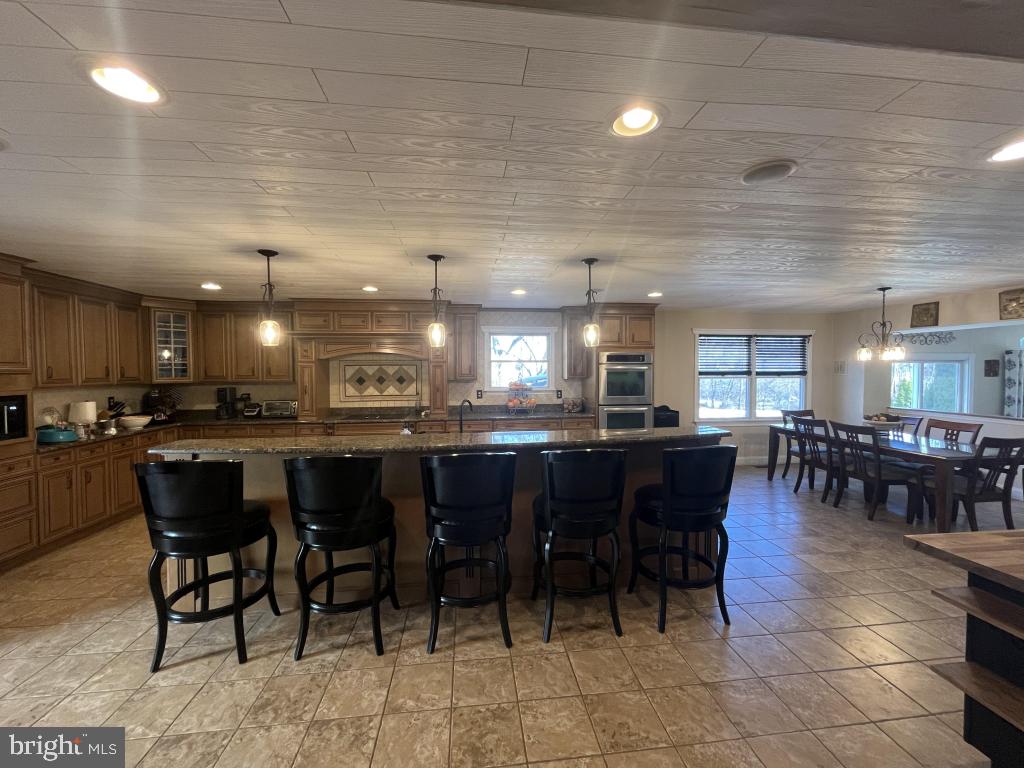 38 COUNTRY SQUIRE LANE