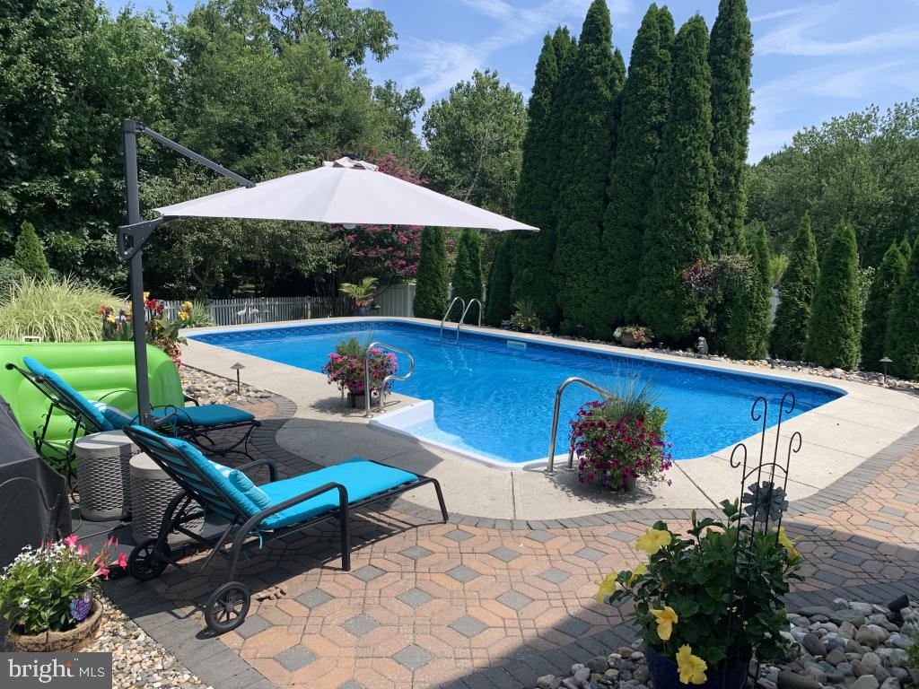 38 COUNTRY SQUIRE LANE