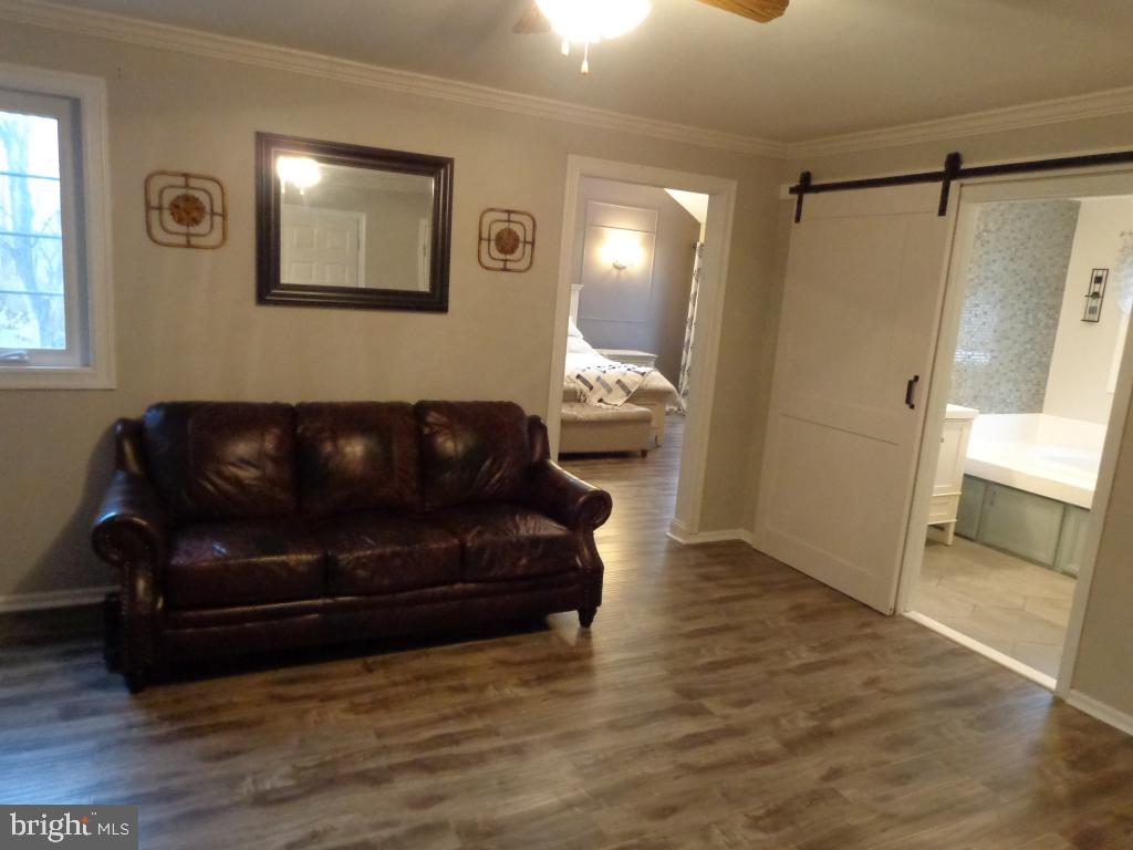 38 COUNTRY SQUIRE LANE