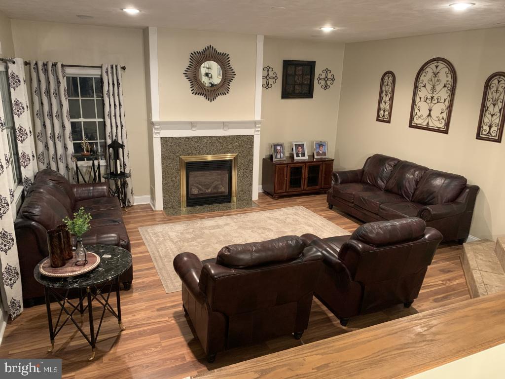 38 COUNTRY SQUIRE LANE