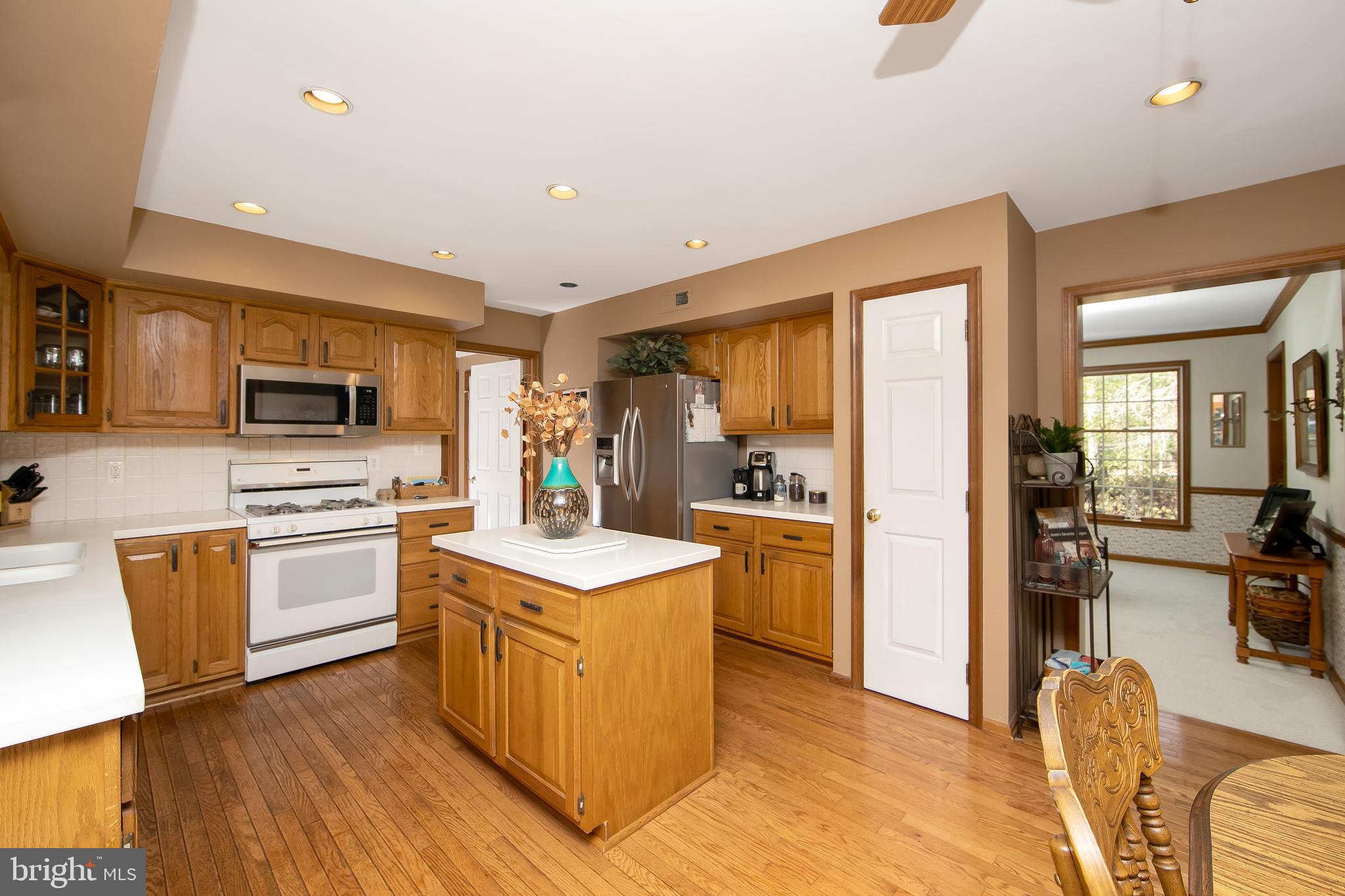 10 OAK TREE COURT