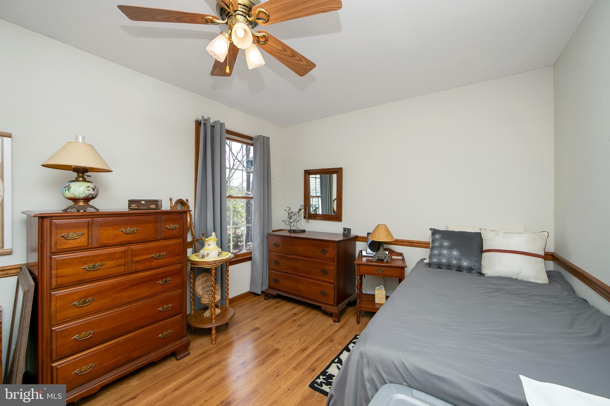 10 OAK TREE COURT