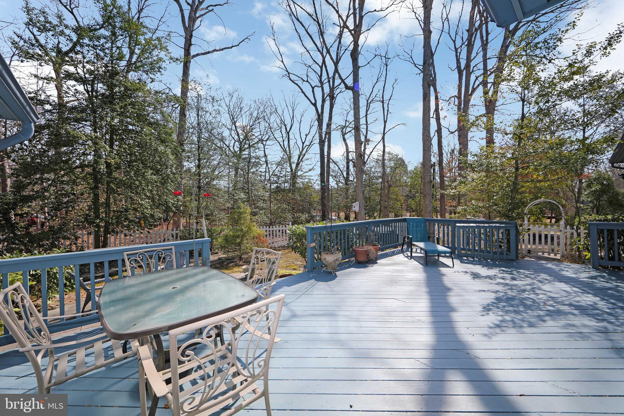 10 OAK TREE COURT