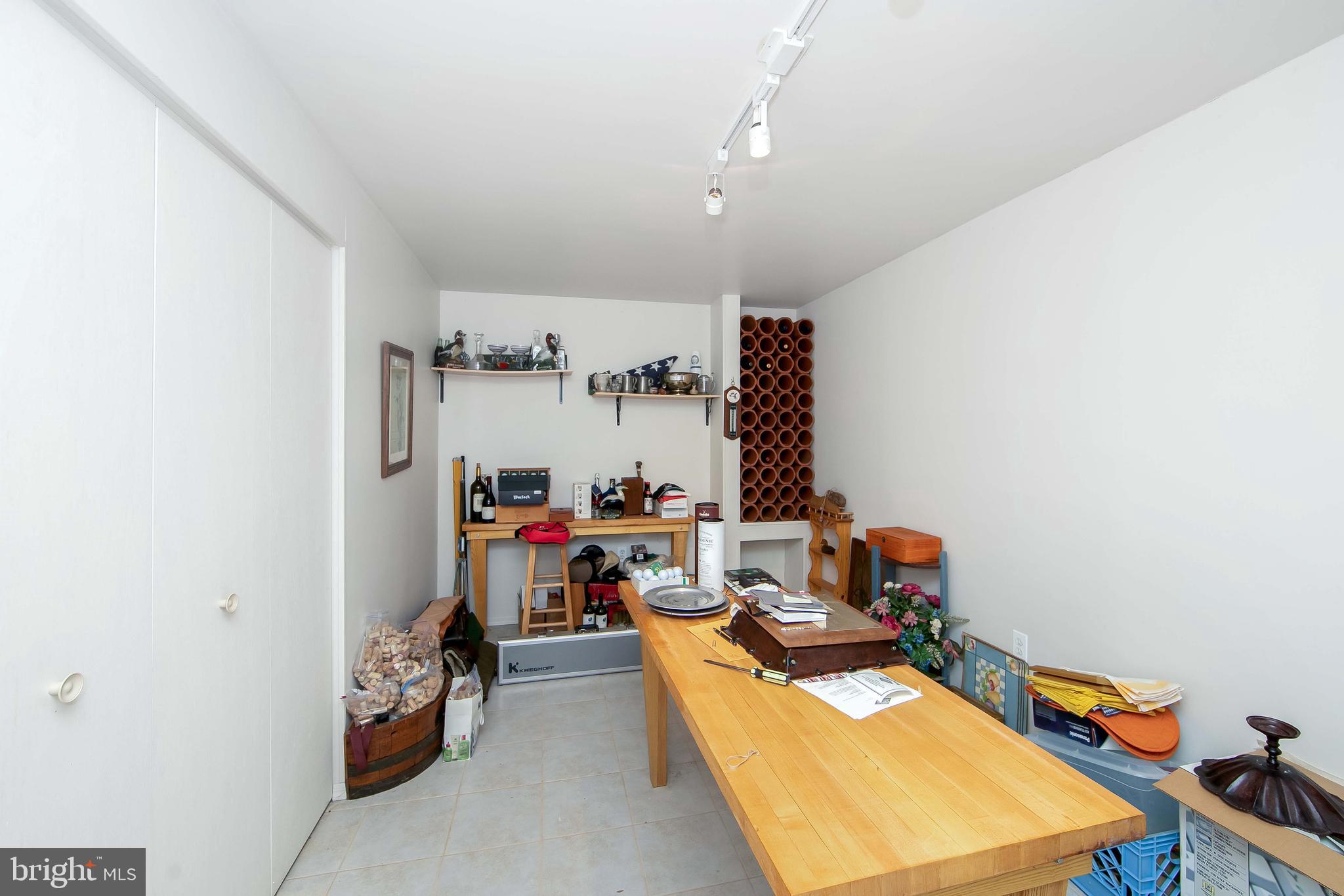 10 OAK TREE COURT
