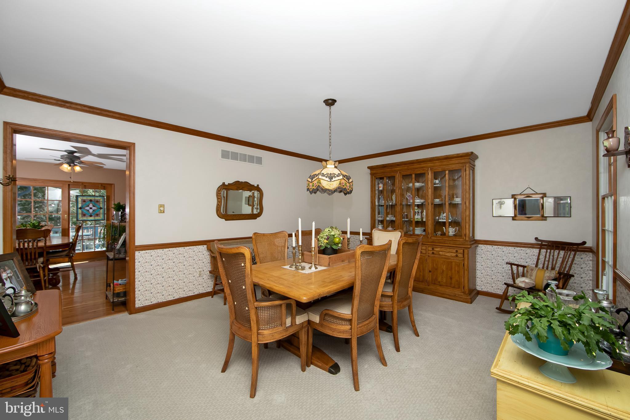 10 OAK TREE COURT