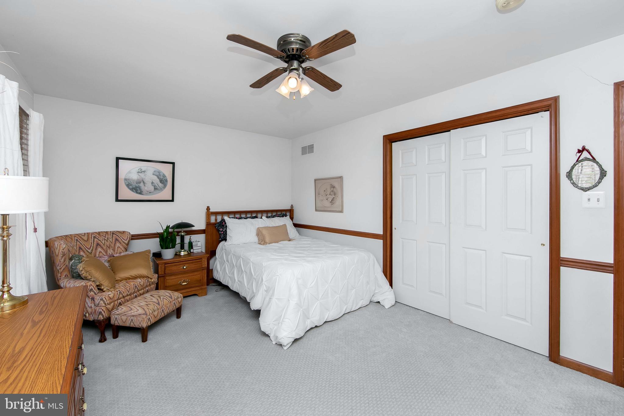10 OAK TREE COURT