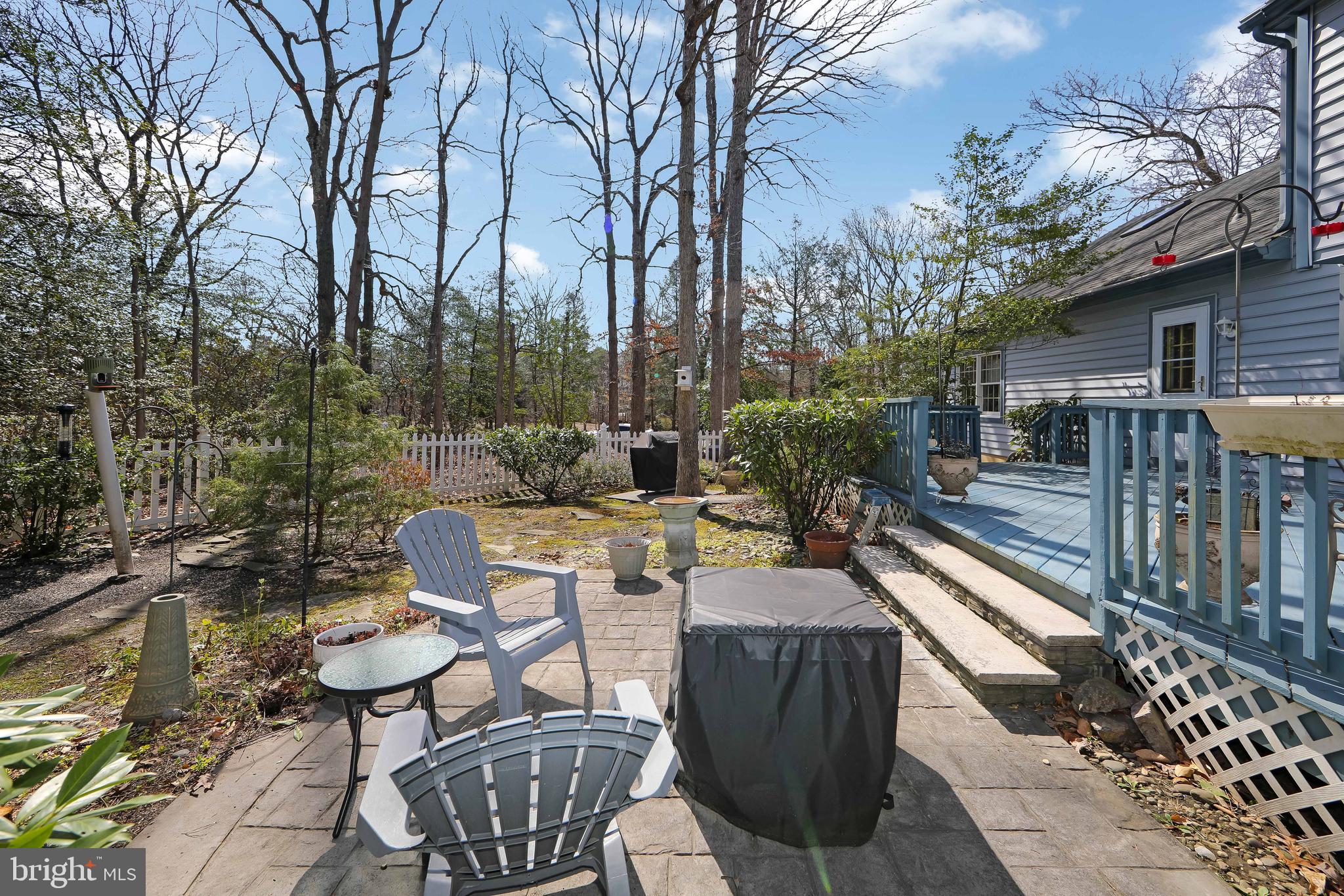 10 OAK TREE COURT