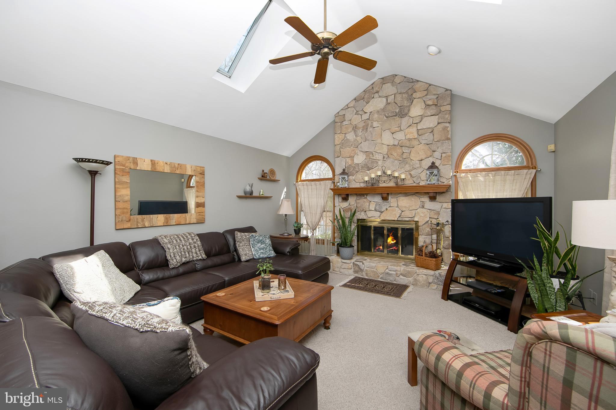 10 OAK TREE COURT
