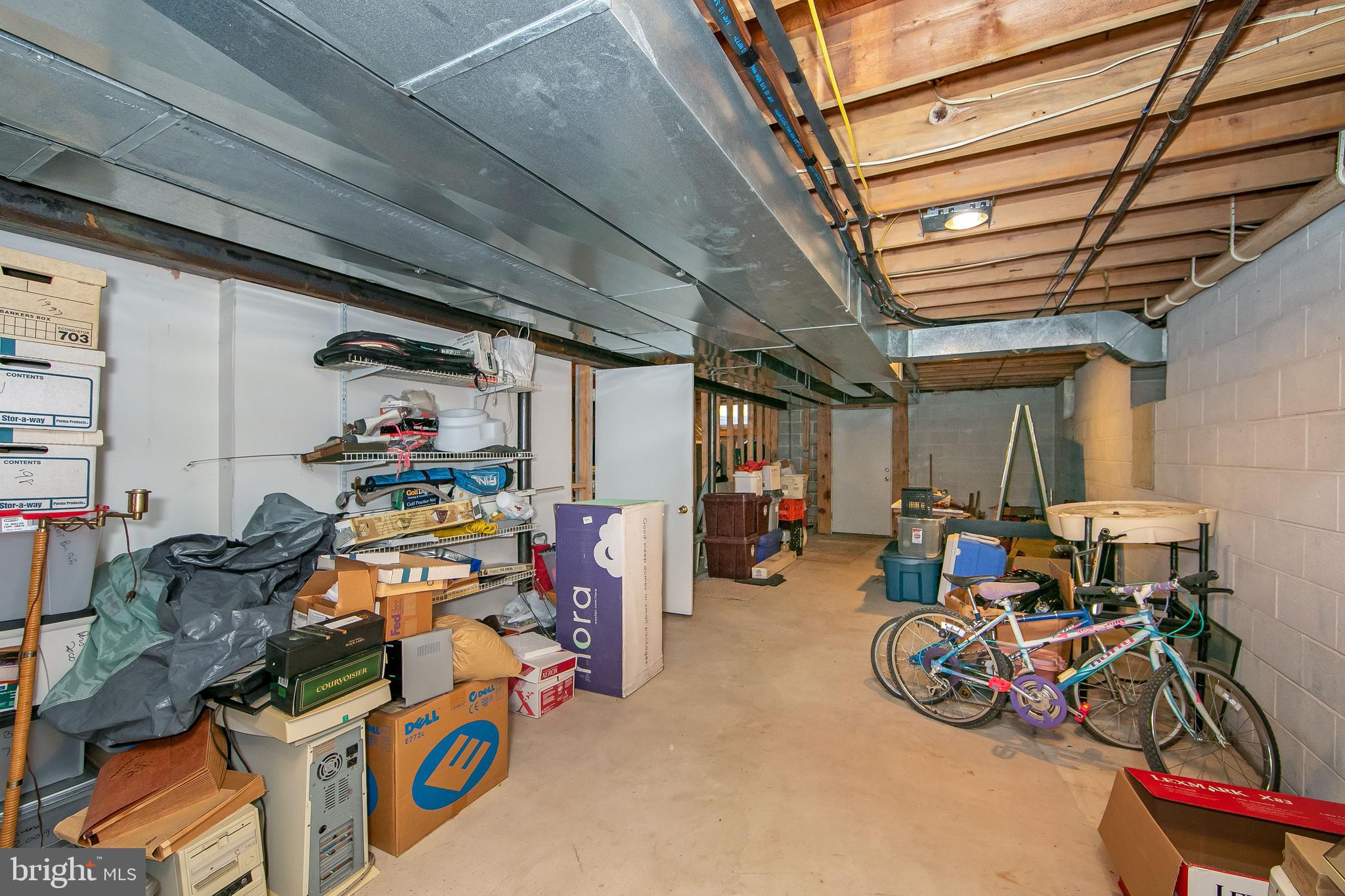 10 OAK TREE COURT