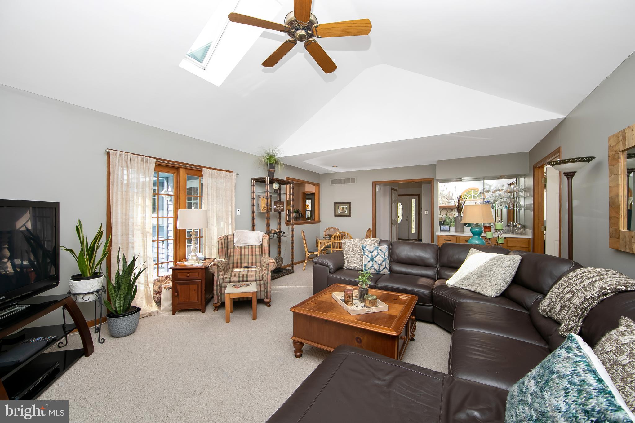 10 OAK TREE COURT