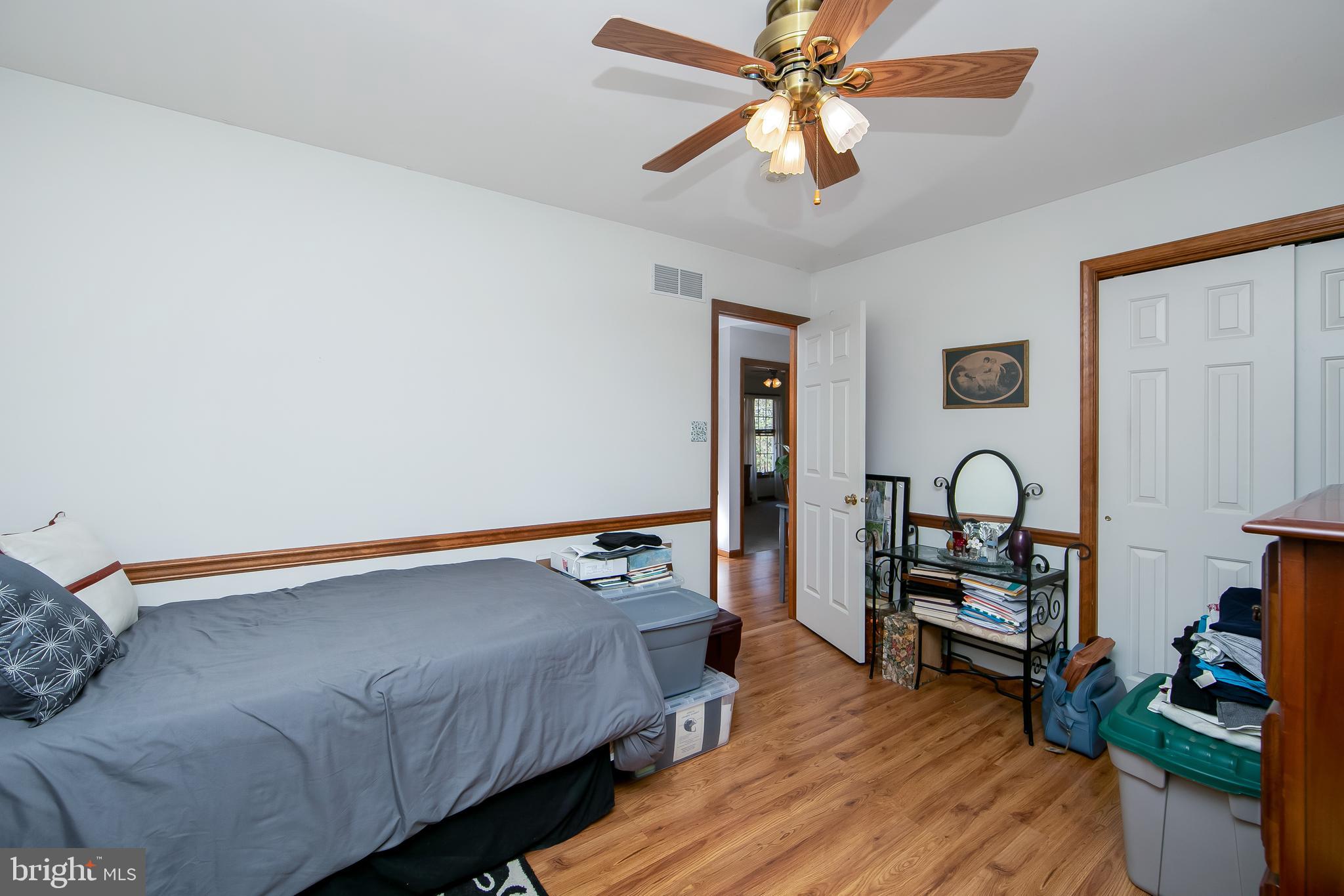 10 OAK TREE COURT